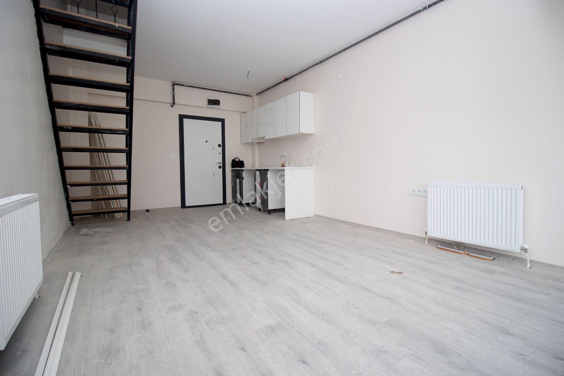 Emre Emlak'tan Bağlıca'da Dubleks Satılık 1+1 Loft Daire - Görsel 5