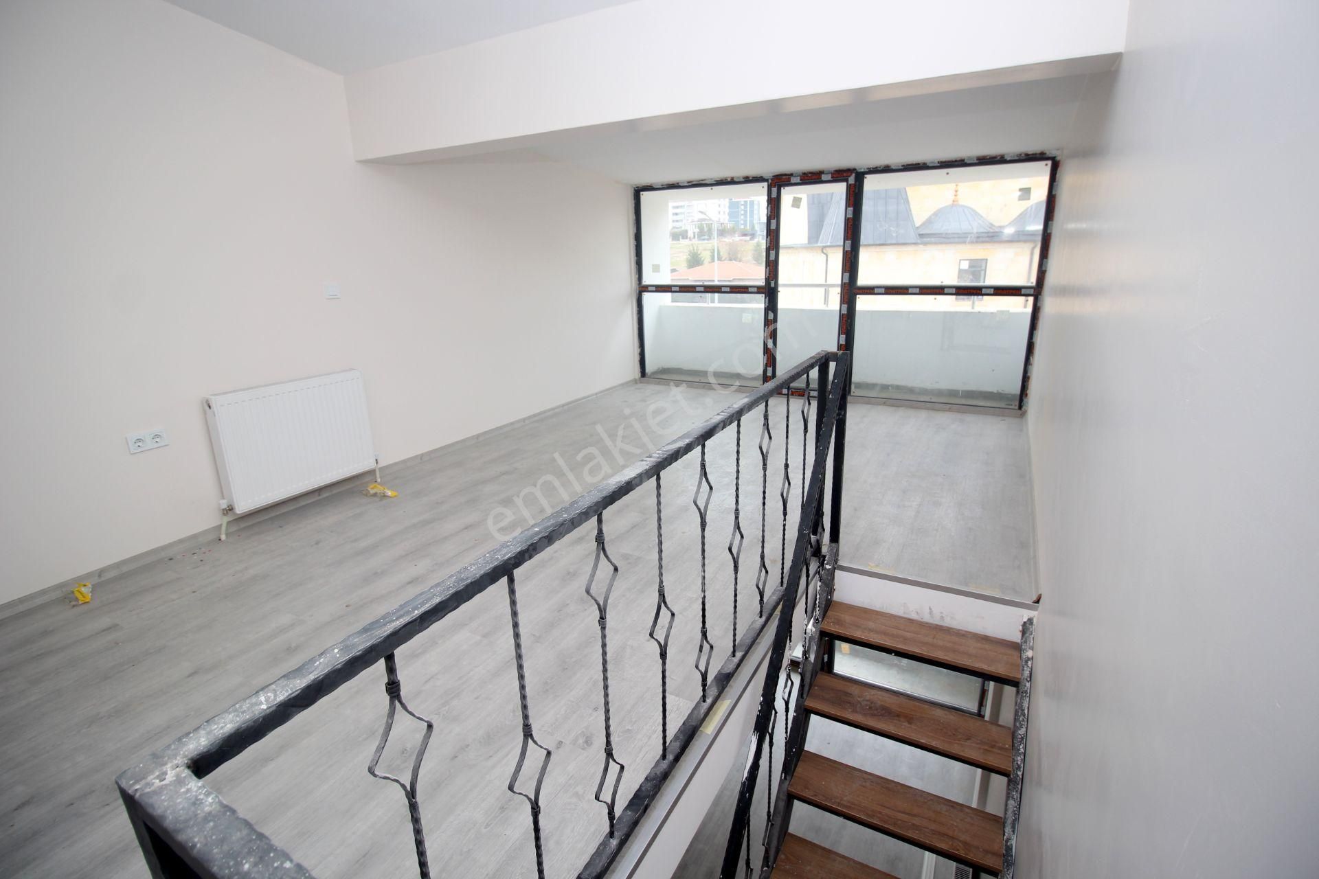 Emre Emlak'tan Bağlıca'da Dubleks Satılık 1+1 Loft Daire - Görsel 12