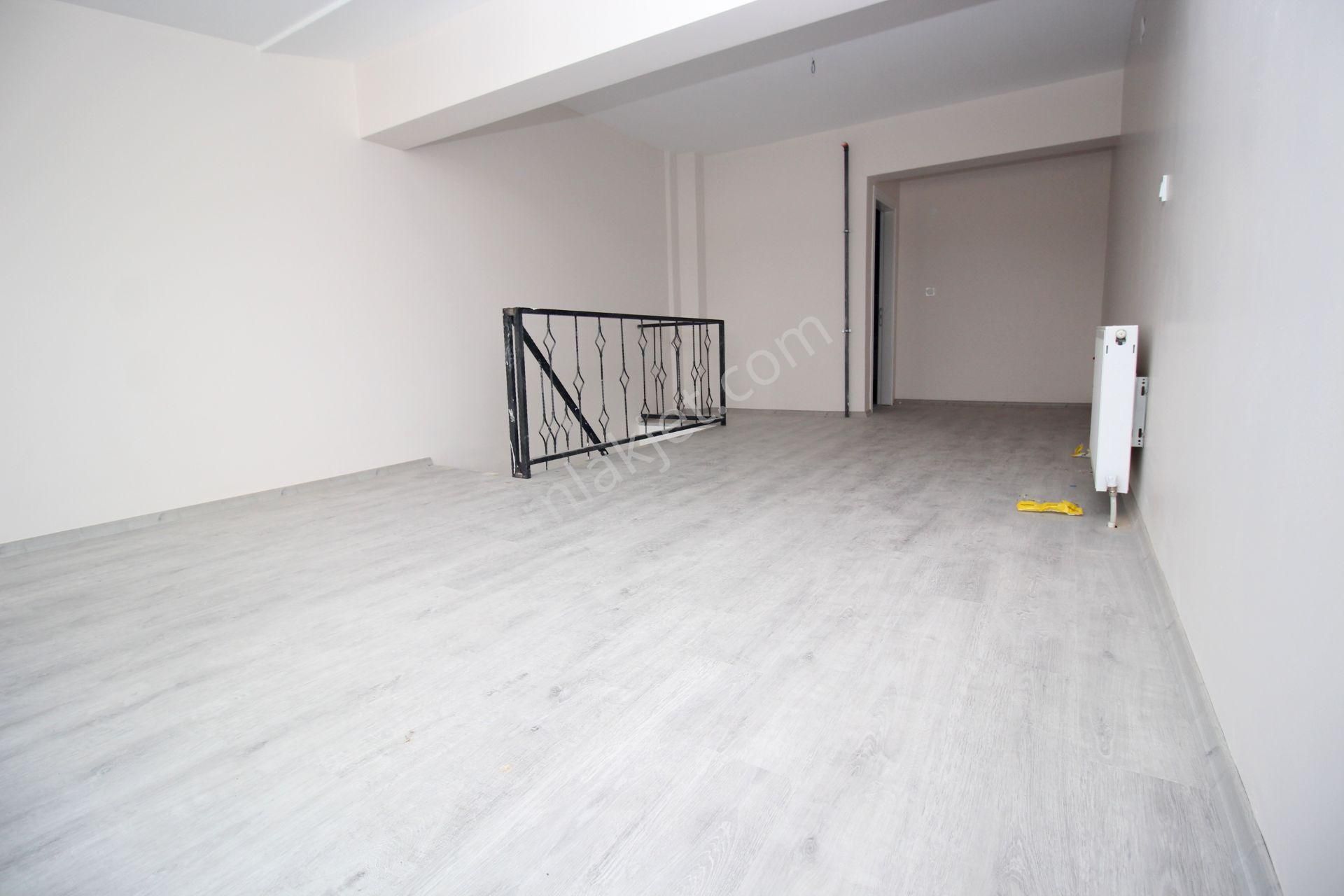 Emre Emlak'tan Bağlıca'da Dubleks Satılık 1+1 Loft Daire - Görsel 10