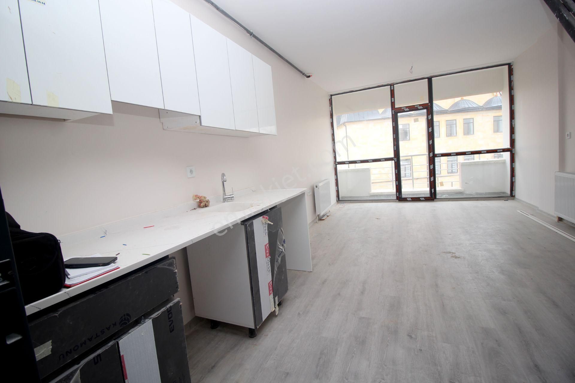 Emre Emlak'tan Bağlıca'da Dubleks Satılık 1+1 Loft Daire - Görsel 2