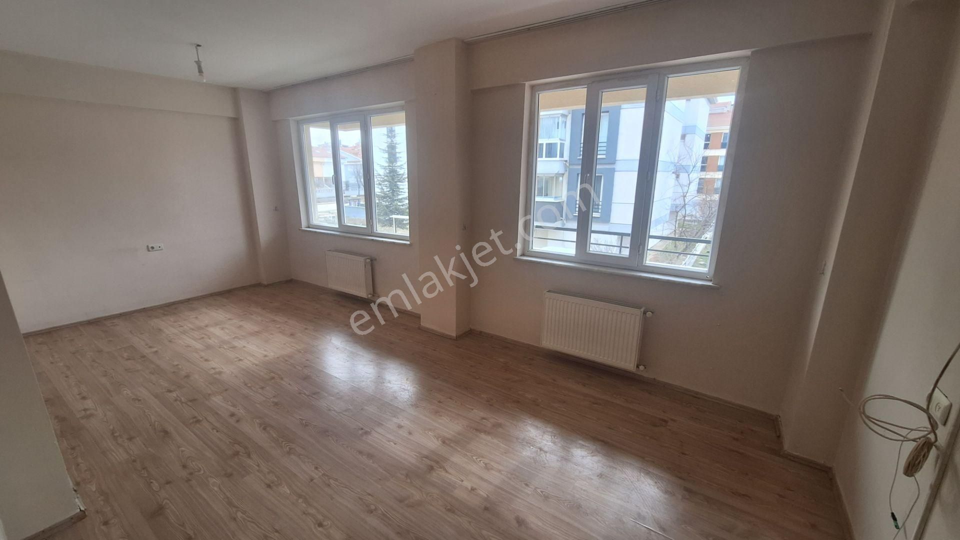 Century 21 Vizyon'dan Batıkent Mah.de Kiralık 3+1 Daire - Görsel 9