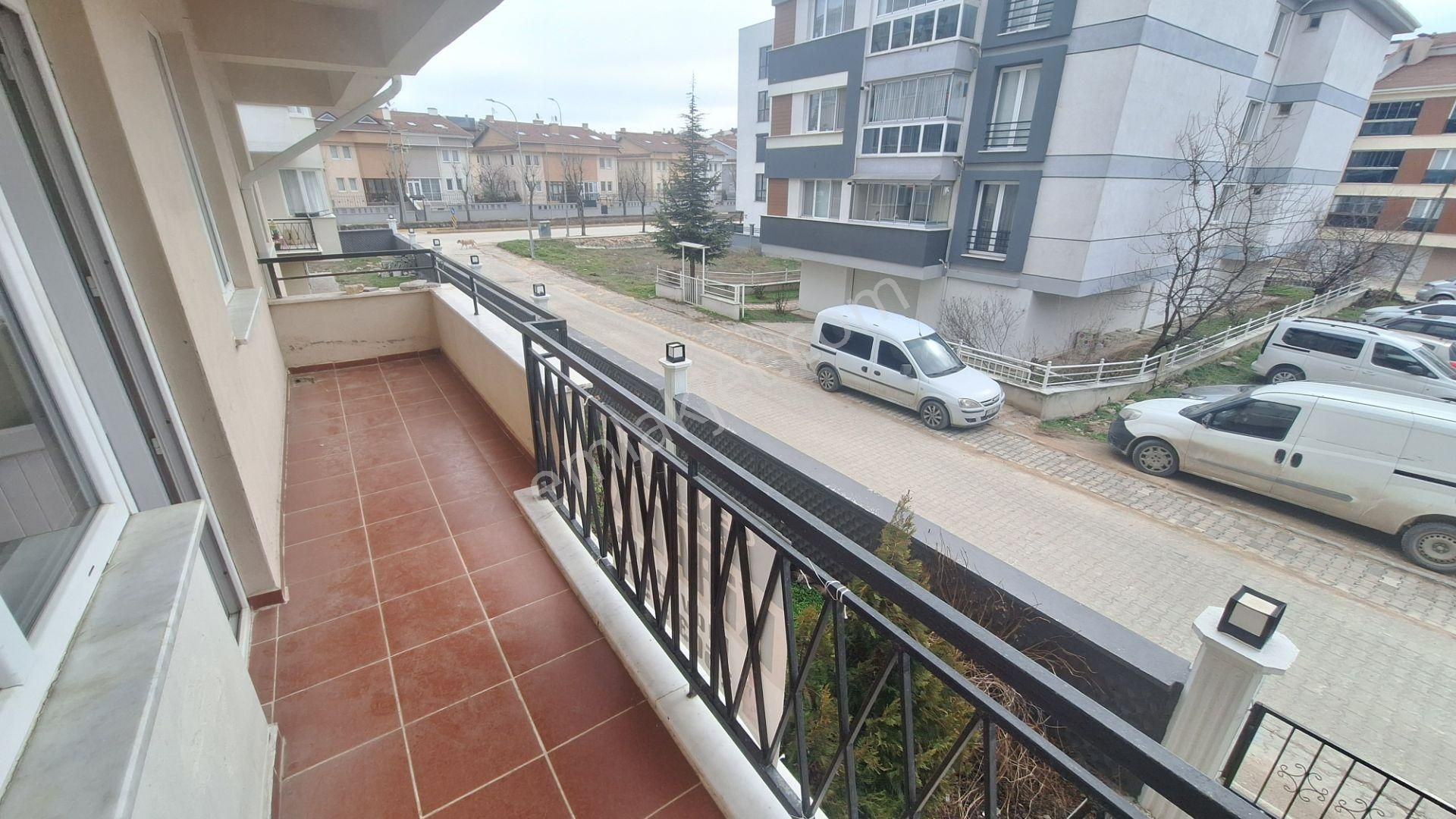 Century 21 Vizyon'dan Batıkent Mah.de Kiralık 3+1 Daire - Görsel 26