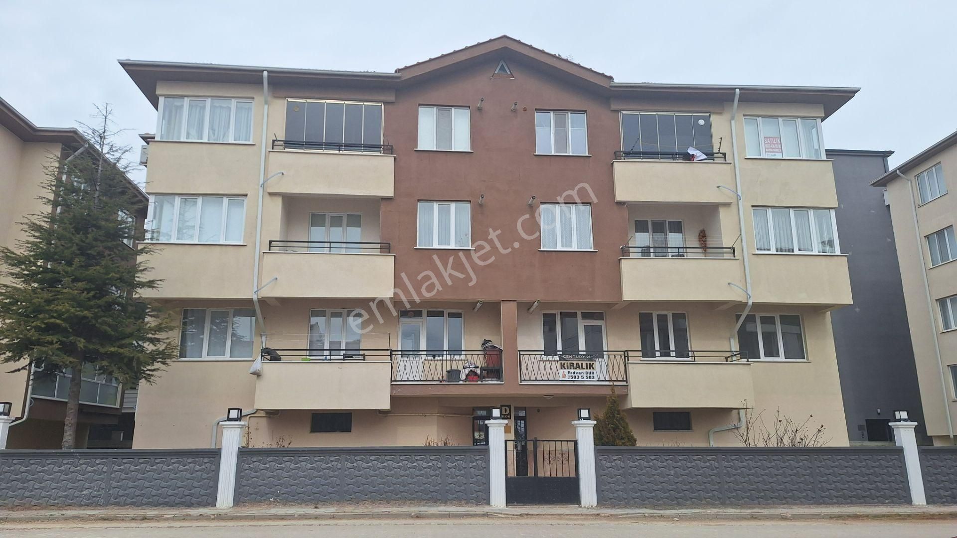 Century 21 Vizyon'dan Batıkent Mah.de Kiralık 3+1 Daire