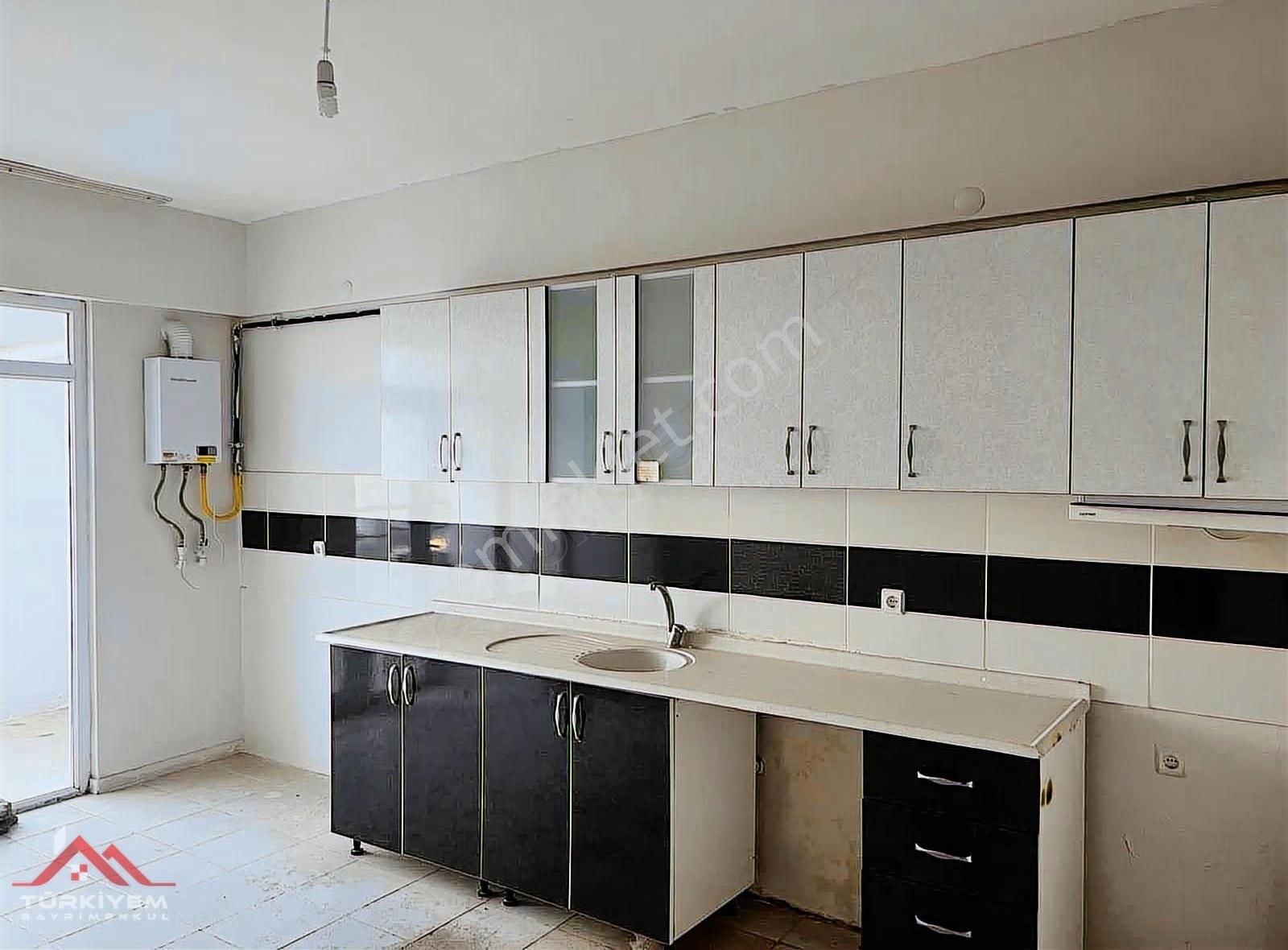 İldem Sağlık Ocağı Yanında 3+1 Ara Kat Satılık Daire