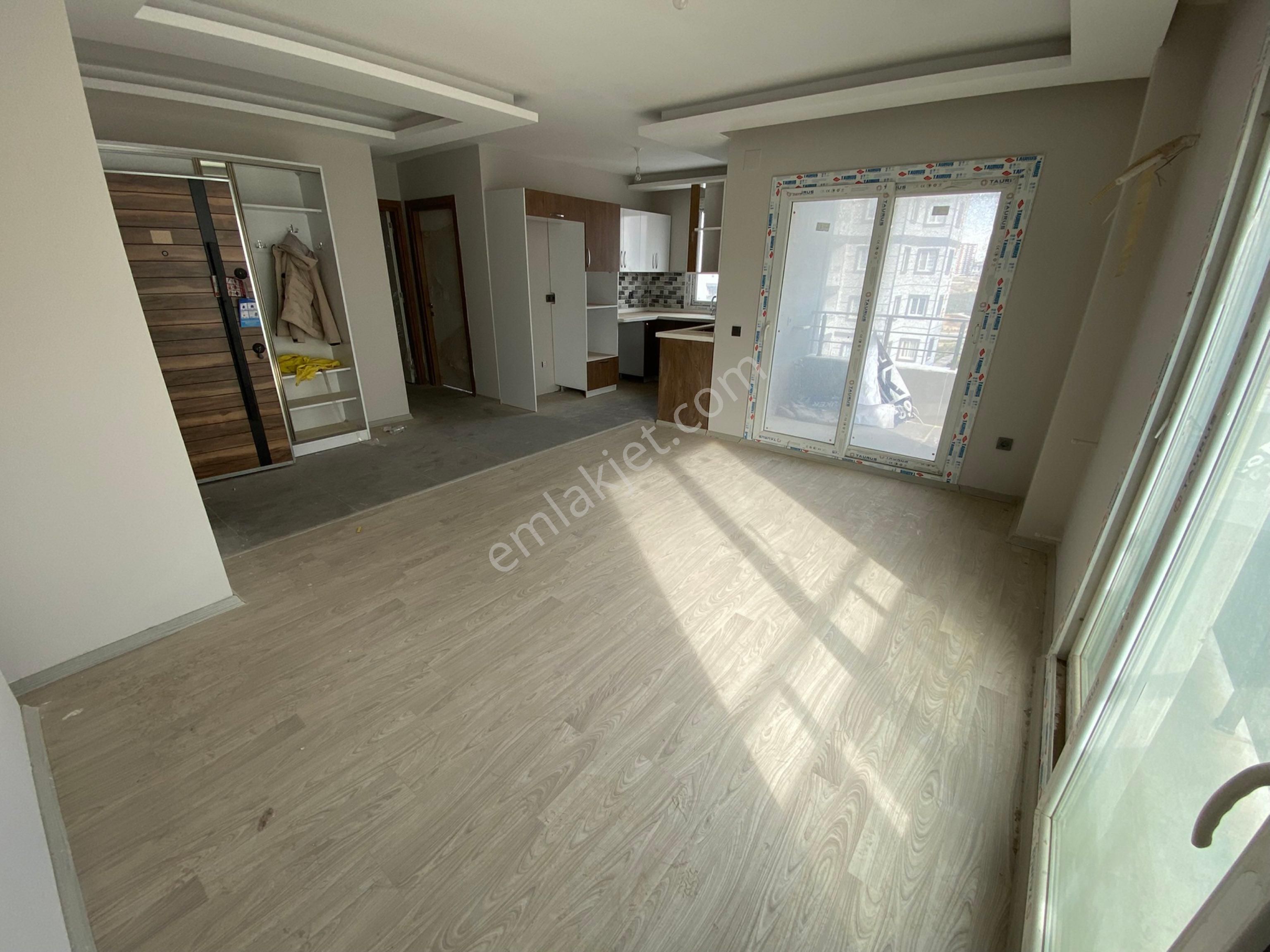 Atc'den Gültepe'de Üniversite Yanı-caddeye Yakın Kombili 2+1 Kiralık Daire - Görsel 2