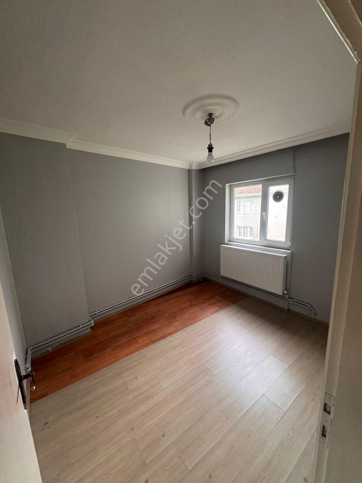 Emir Sultan Mahallesin'de Kiralık 2+1 Temiz Cam Balkonlu Daire - Görsel 10