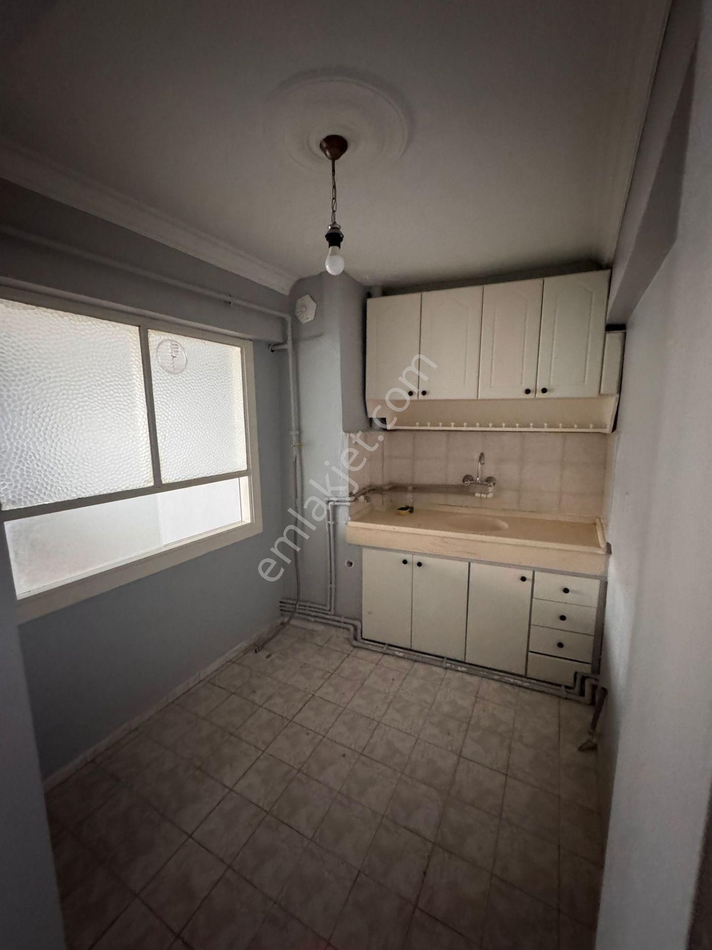 Emir Sultan Mahallesin'de Kiralık 2+1 Temiz Cam Balkonlu Daire - Görsel 9