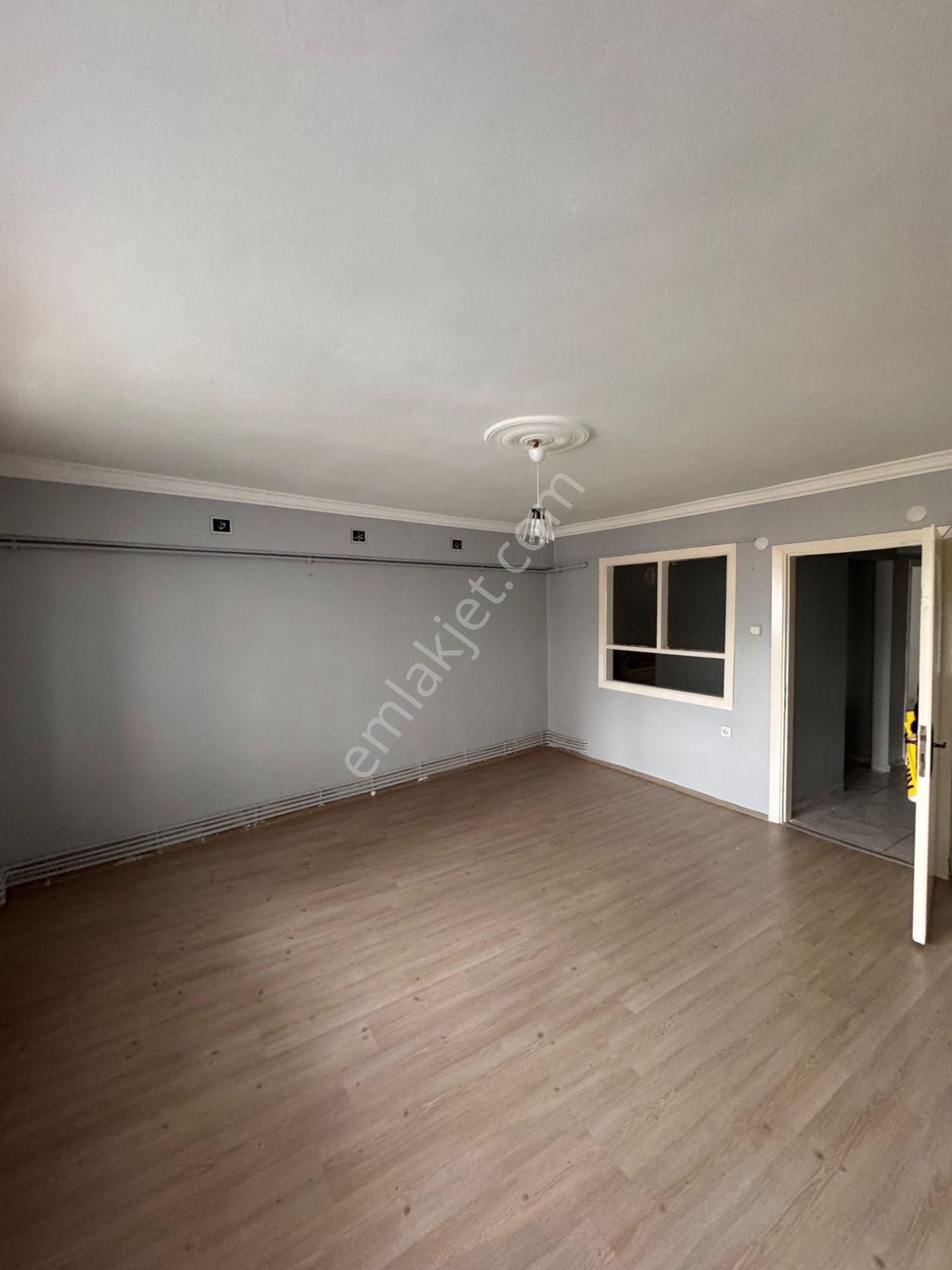 Emir Sultan Mahallesin'de Kiralık 2+1 Temiz Cam Balkonlu Daire - Görsel 11