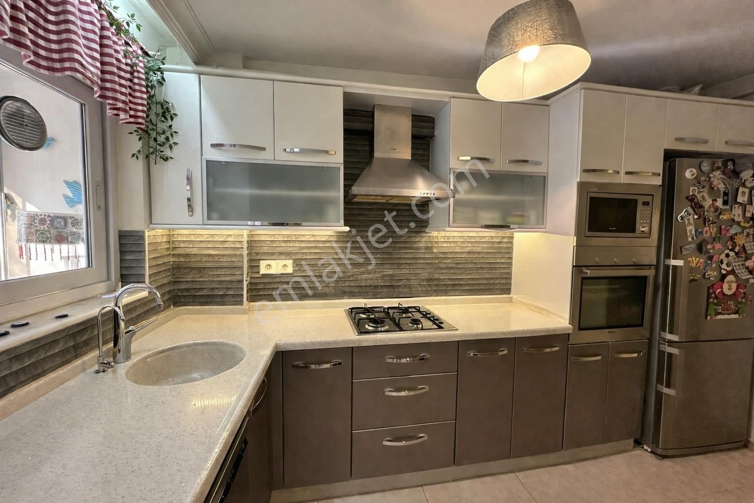 Karşıyaka, Bostanlı'da Müstakil Tadında 3+1 Satılık Daire - Görsel 2