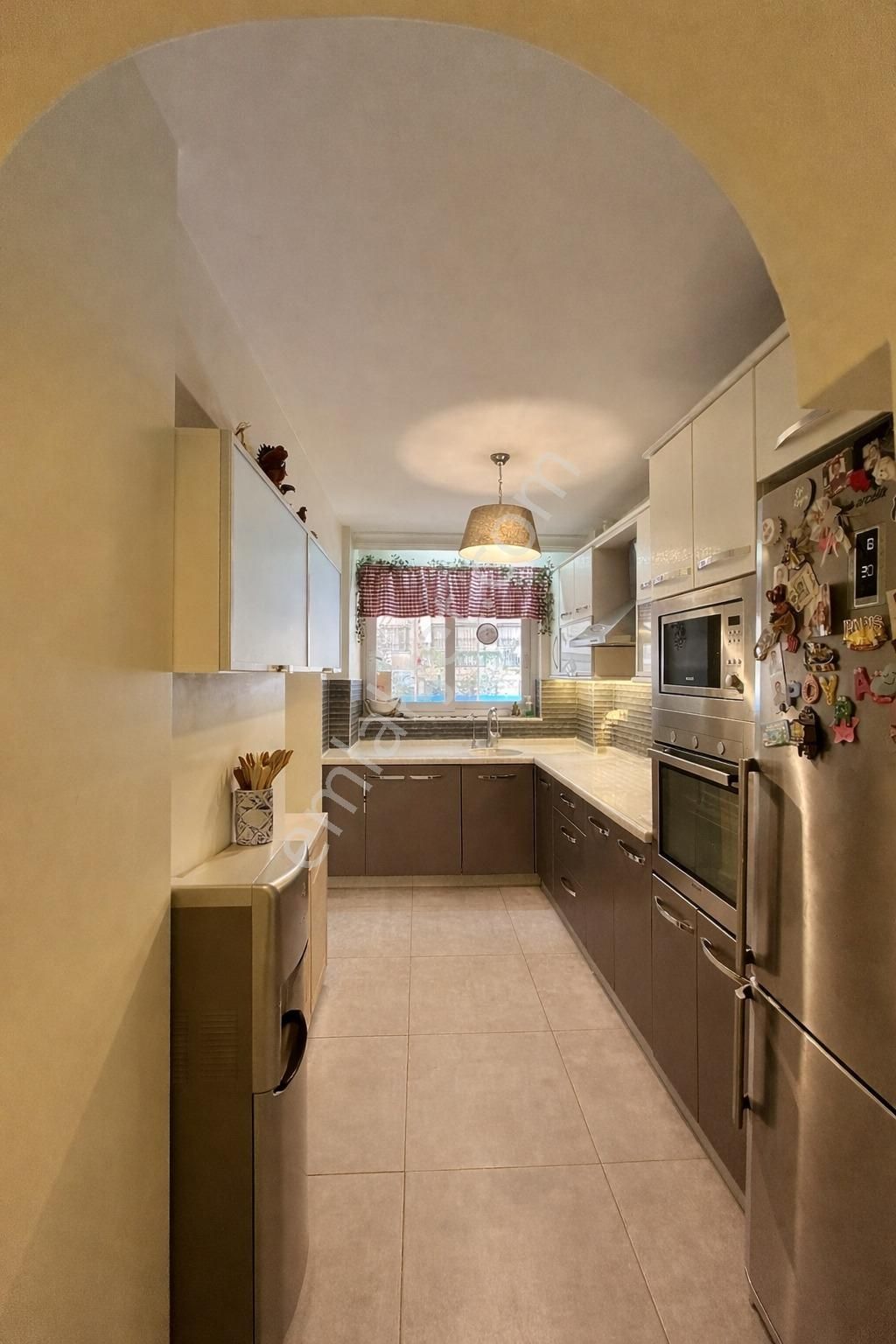 Karşıyaka, Bostanlı'da Müstakil Tadında 3+1 Satılık Daire - Görsel 3