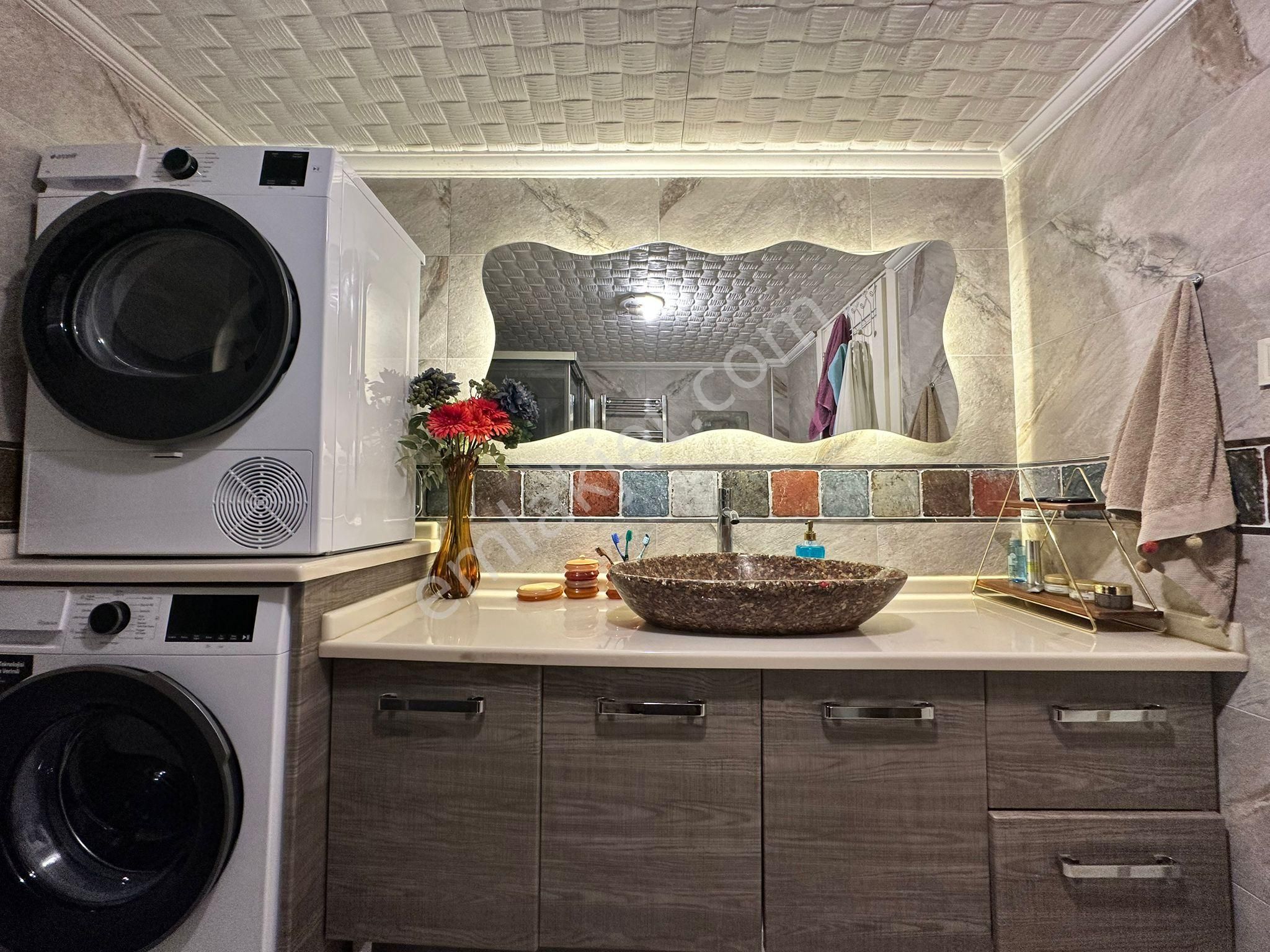 Karşıyaka, Bostanlı'da Müstakil Tadında 3+1 Satılık Daire - Görsel 19