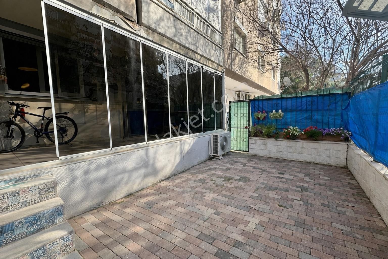 Karşıyaka, Bostanlı'da Müstakil Tadında 3+1 Satılık Daire - Görsel 8