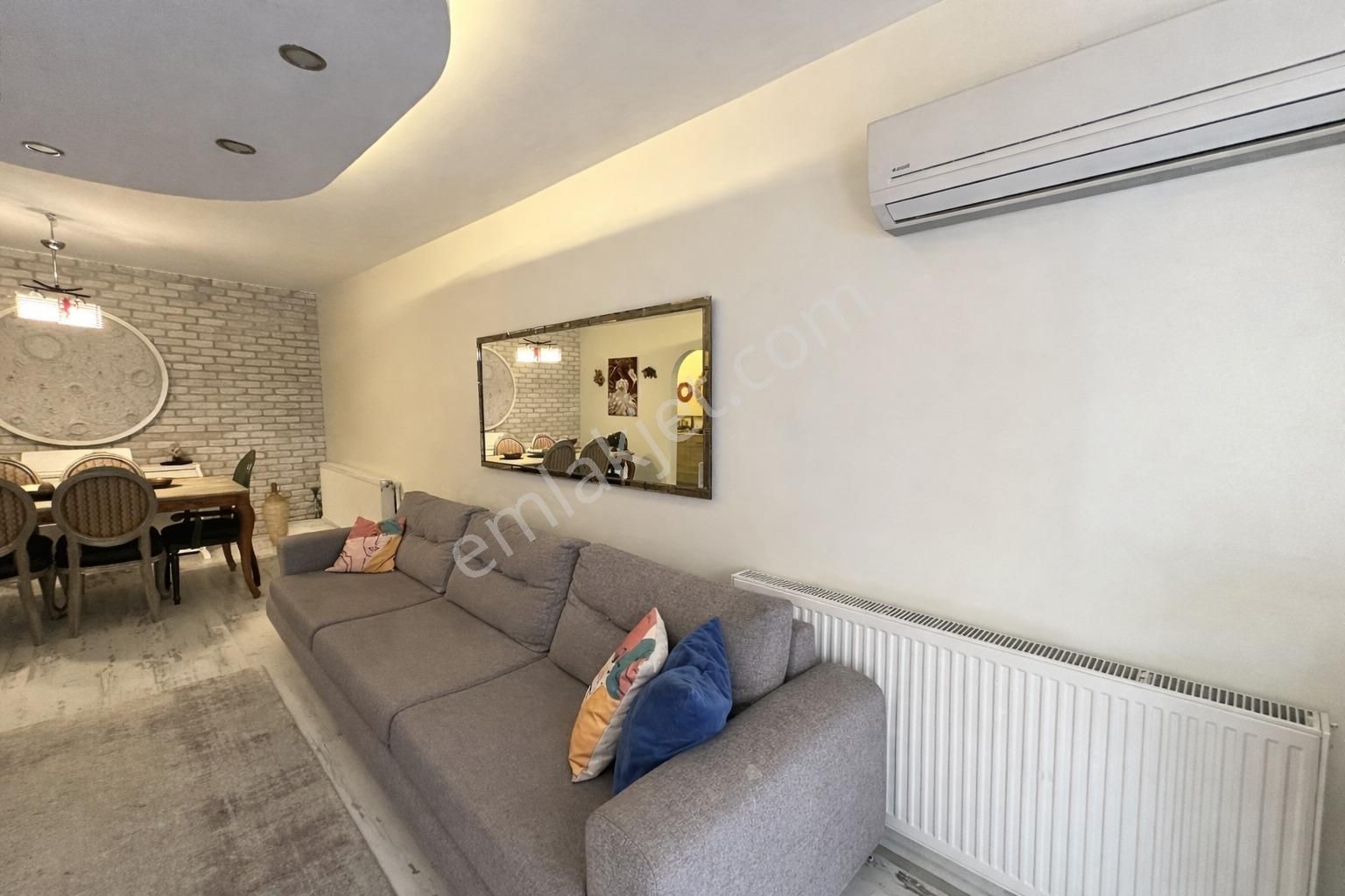 Karşıyaka, Bostanlı'da Müstakil Tadında 3+1 Satılık Daire - Görsel 5