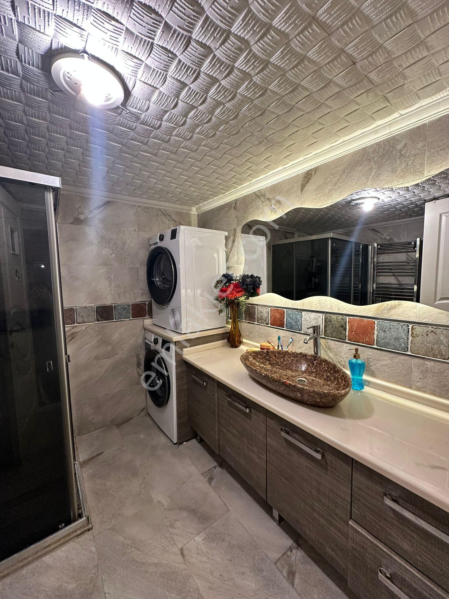 Karşıyaka, Bostanlı'da Müstakil Tadında 3+1 Satılık Daire - Görsel 17