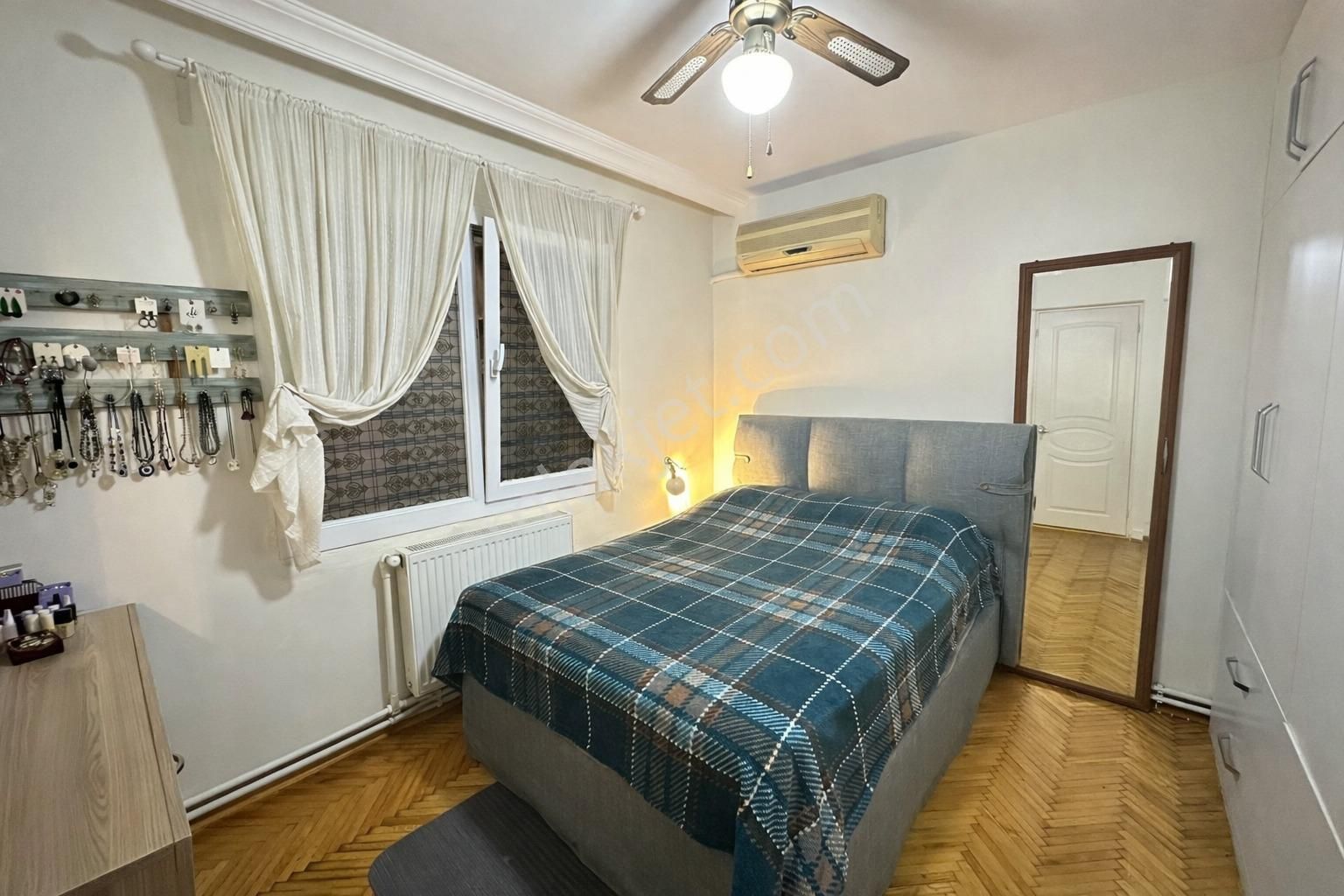 Karşıyaka, Bostanlı'da Müstakil Tadında 3+1 Satılık Daire - Görsel 13