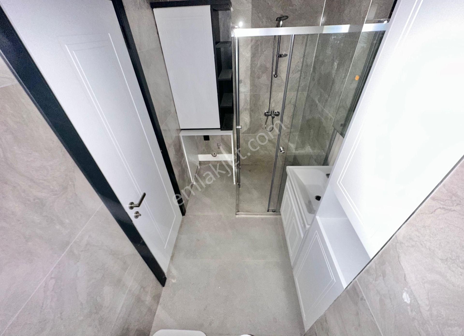 ꧁ay Emlaktan꧂akçay'da Ön Cephe Yerden Isıtmalı Çift Asansörlü Muhteşem Konumlu Satılık 1+1 Daire - Görsel 29