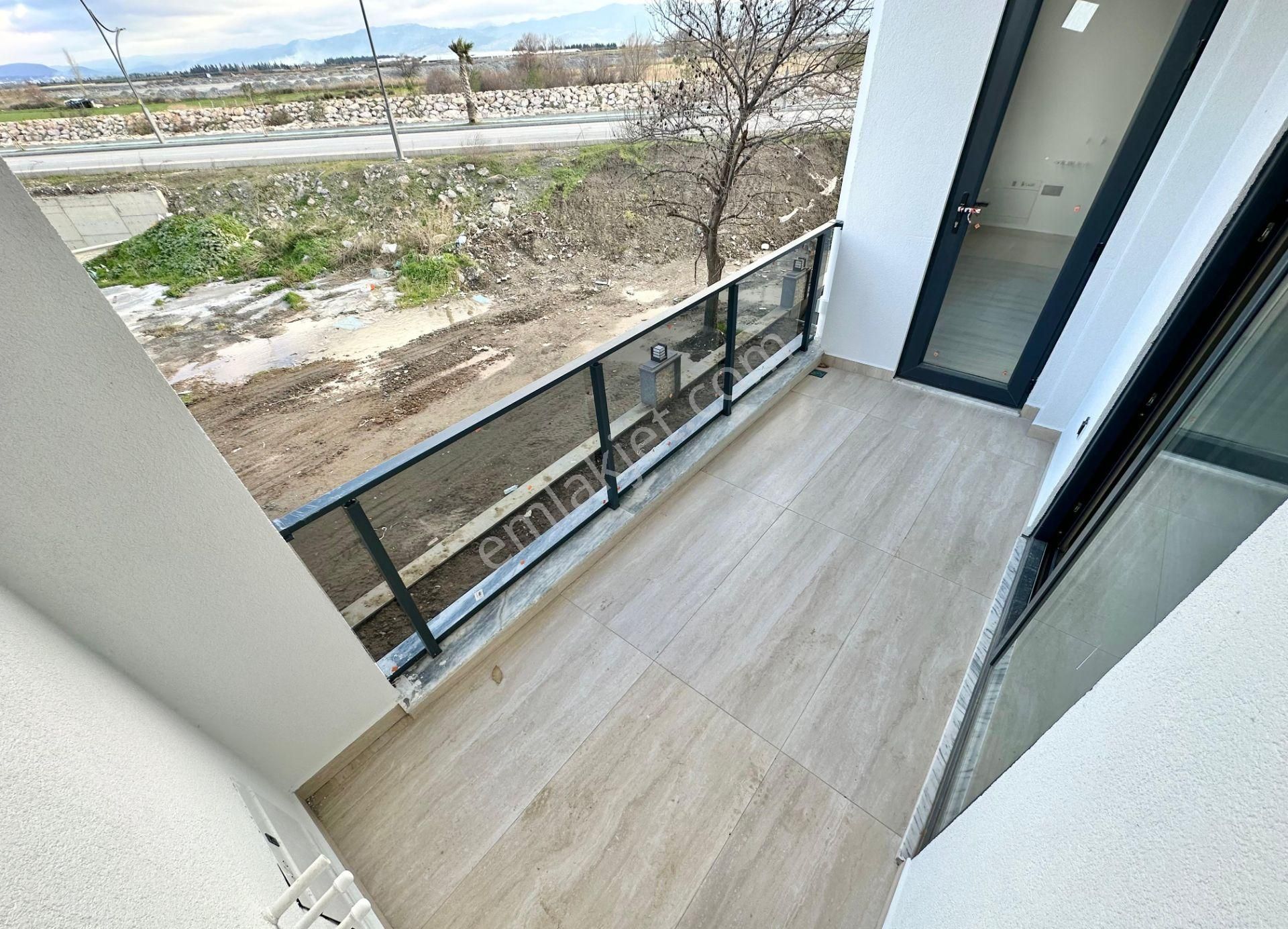 ꧁ay Emlaktan꧂akçay'da Ön Cephe Yerden Isıtmalı Çift Asansörlü Muhteşem Konumlu Satılık 1+1 Daire - Görsel 17