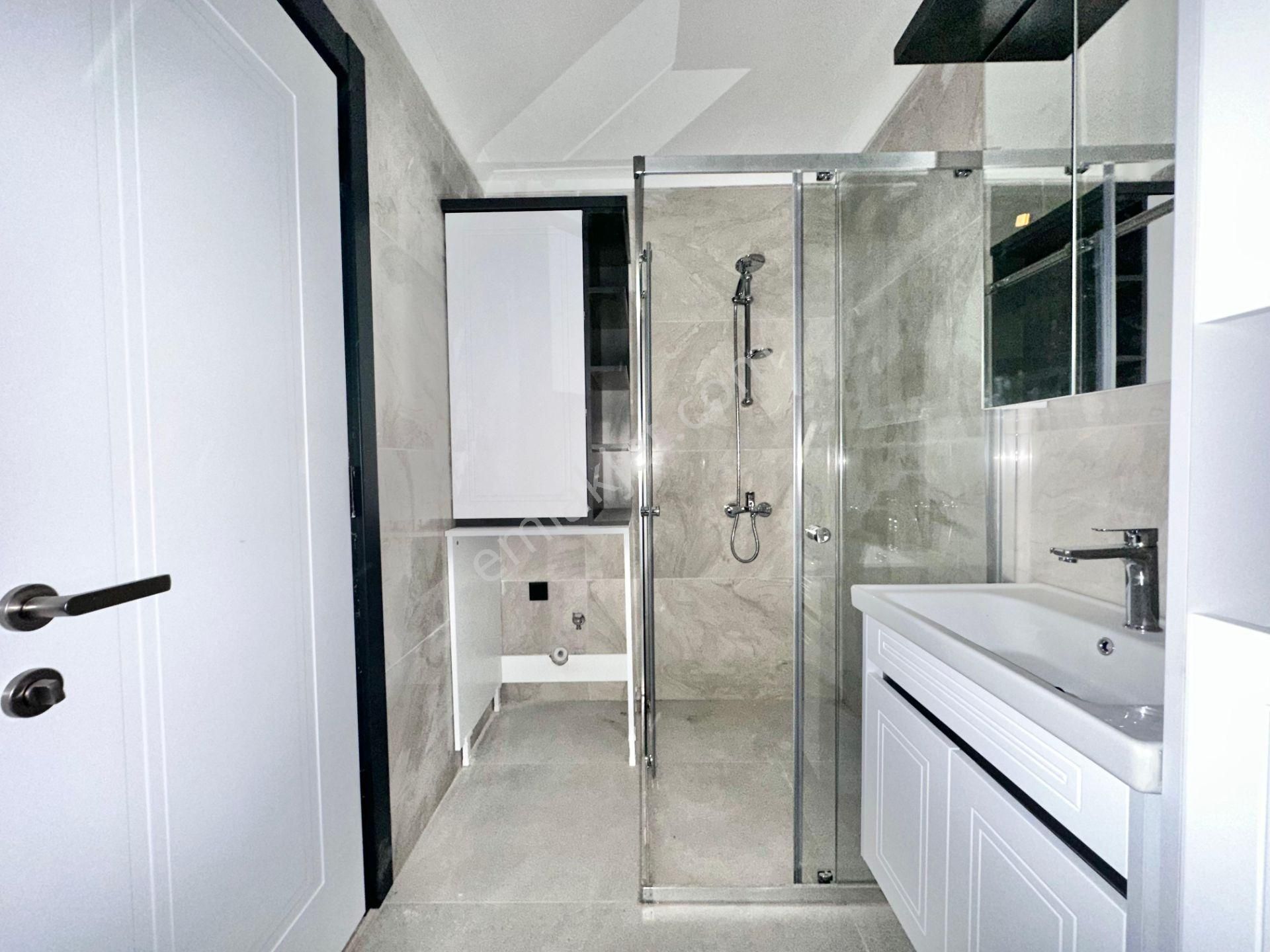 ꧁ay Emlaktan꧂akçay'da Ön Cephe Yerden Isıtmalı Çift Asansörlü Muhteşem Konumlu Satılık 1+1 Daire - Görsel 21