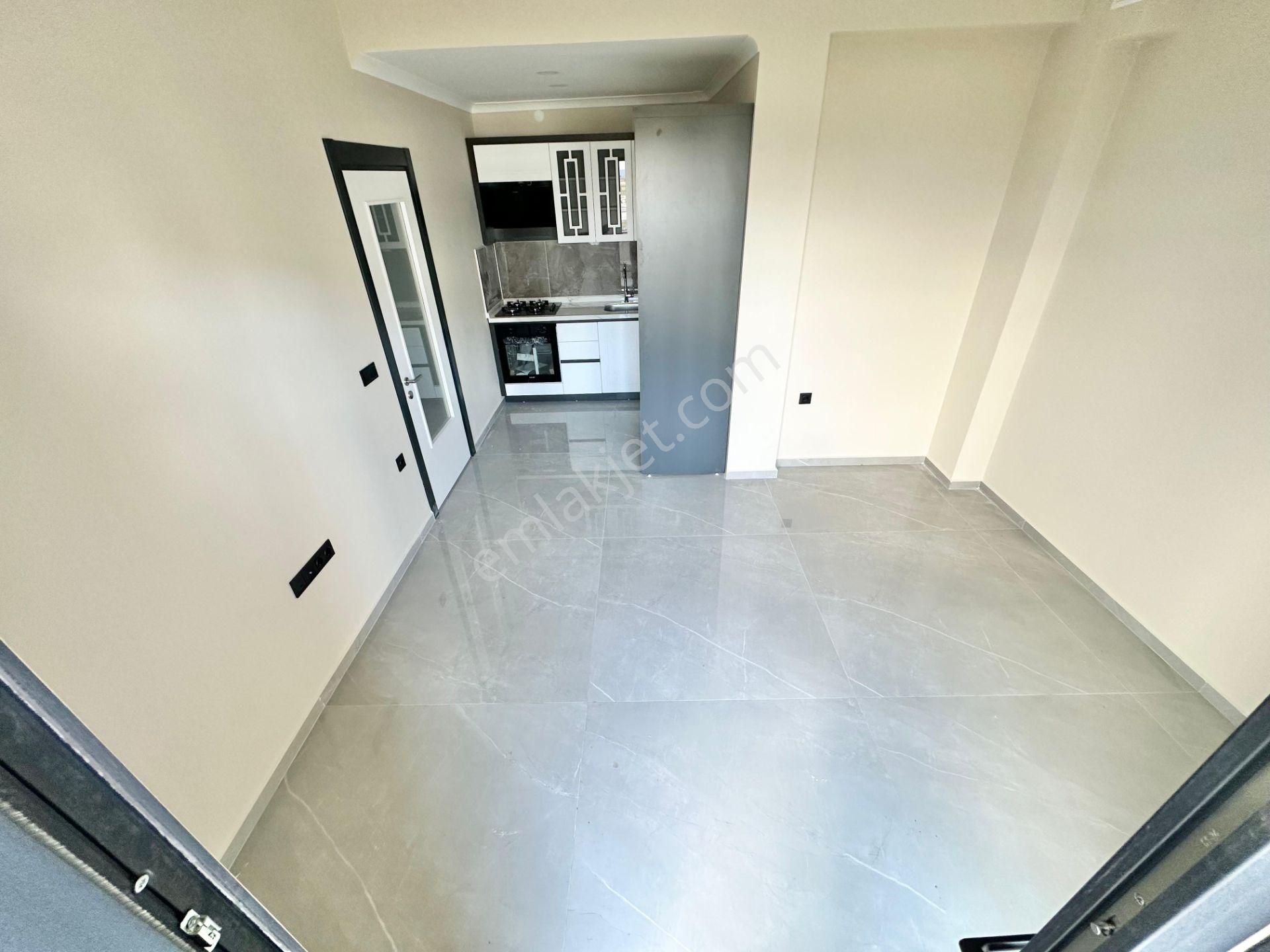 ꧁ay Emlaktan꧂akçay'da Ön Cephe Yerden Isıtmalı Çift Asansörlü Muhteşem Konumlu Satılık 1+1 Daire - Görsel 3