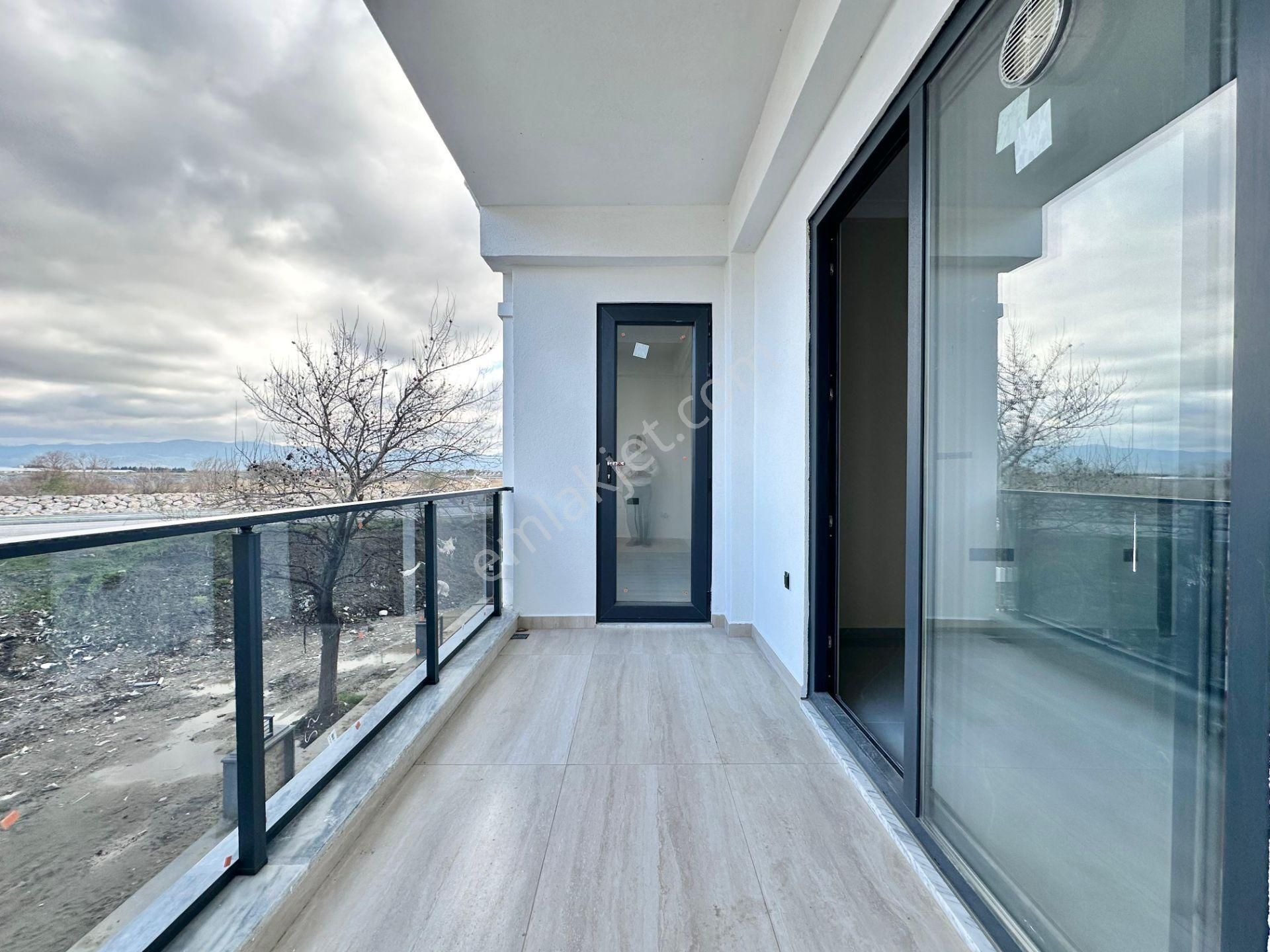 ꧁ay Emlaktan꧂akçay'da Ön Cephe Yerden Isıtmalı Çift Asansörlü Muhteşem Konumlu Satılık 1+1 Daire - Görsel 18