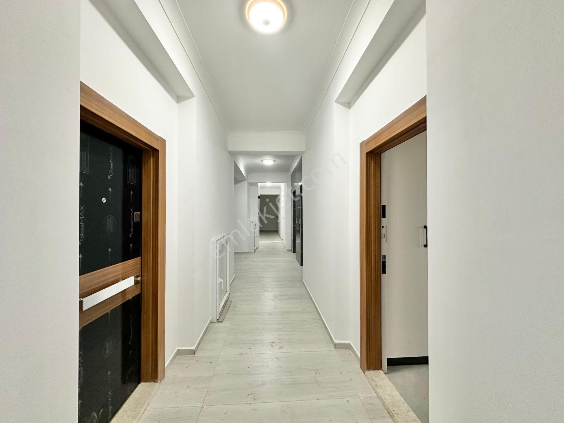 ꧁ay Emlaktan꧂akçay'da Ön Cephe Yerden Isıtmalı Çift Asansörlü Muhteşem Konumlu Satılık 1+1 Daire - Görsel 31