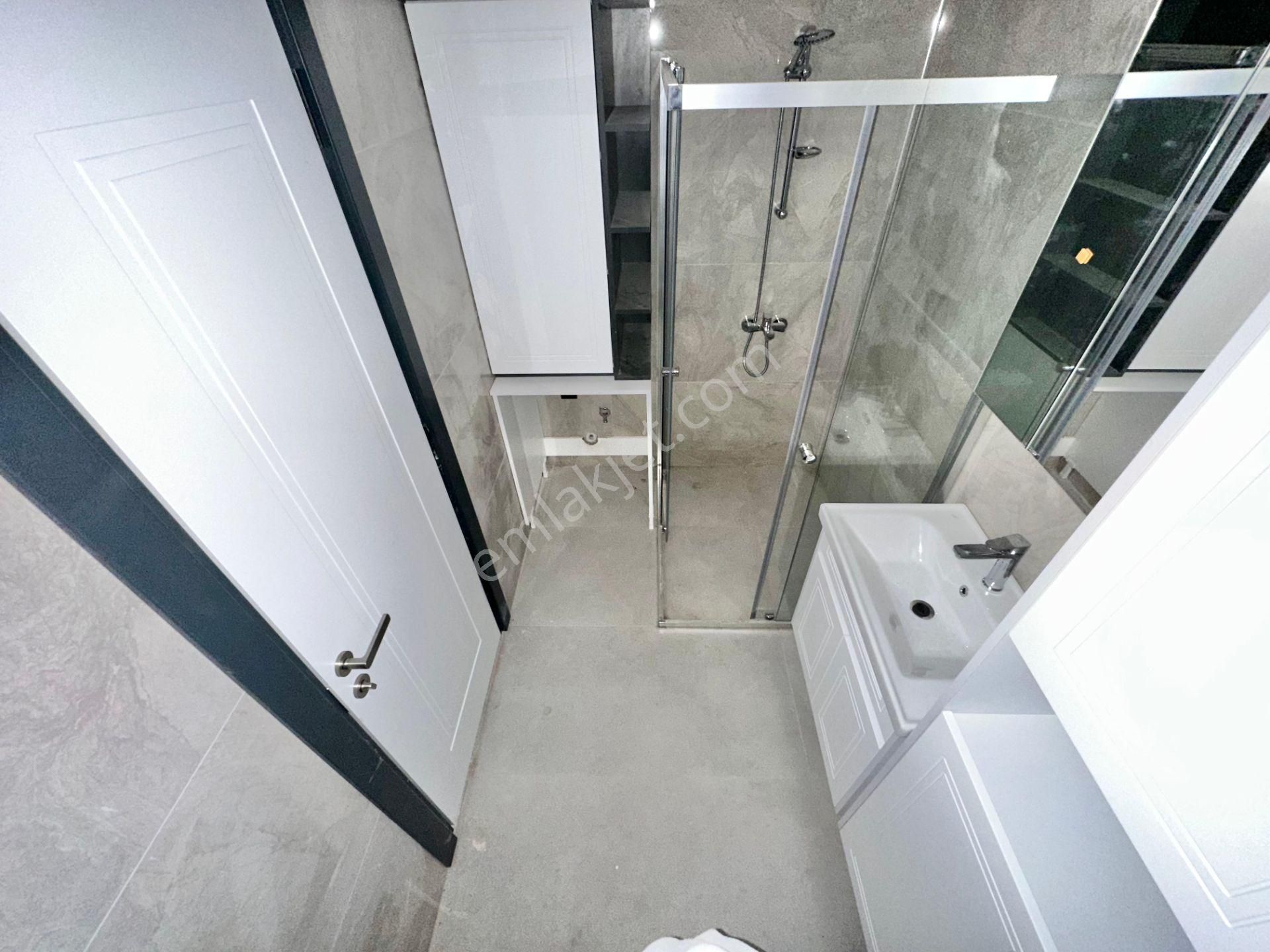 ꧁ay Emlaktan꧂akçay'da Ön Cephe Yerden Isıtmalı Çift Asansörlü Muhteşem Konumlu Satılık 1+1 Daire - Görsel 22