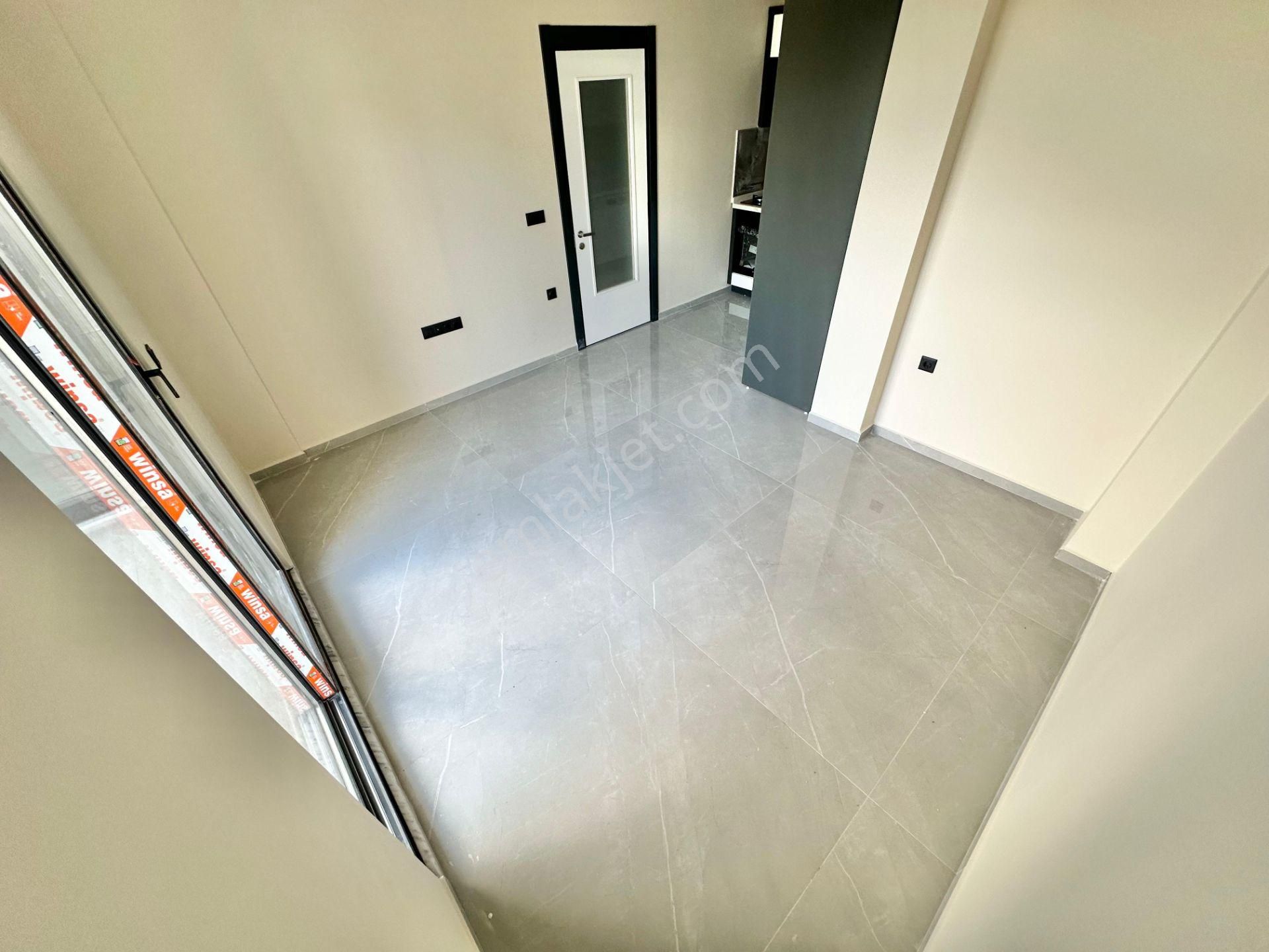 ꧁ay Emlaktan꧂akçay'da Ön Cephe Yerden Isıtmalı Çift Asansörlü Muhteşem Konumlu Satılık 1+1 Daire - Görsel 8