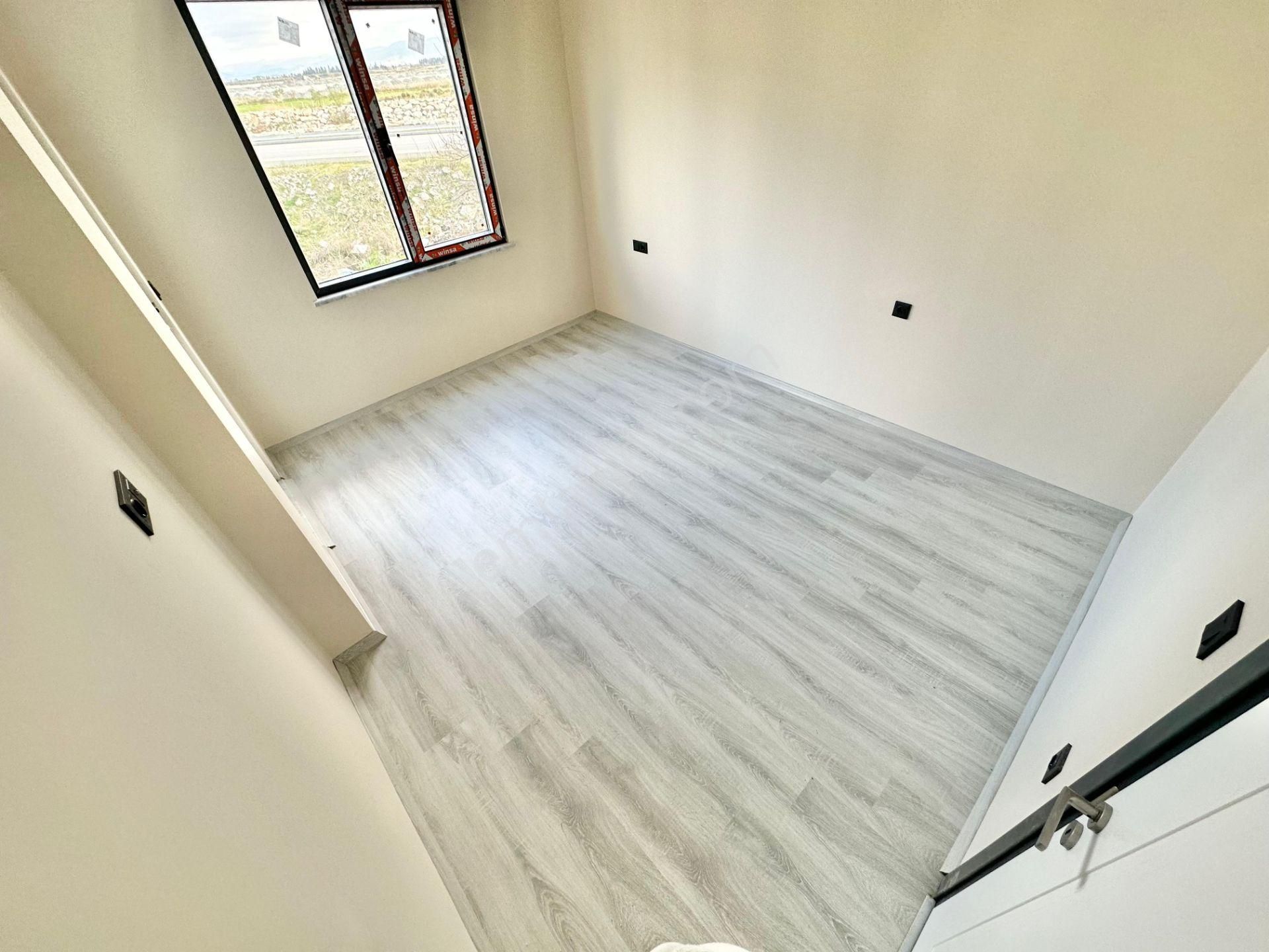 ꧁ay Emlaktan꧂akçay'da Ön Cephe Yerden Isıtmalı Çift Asansörlü Muhteşem Konumlu Satılık 1+1 Daire - Görsel 13