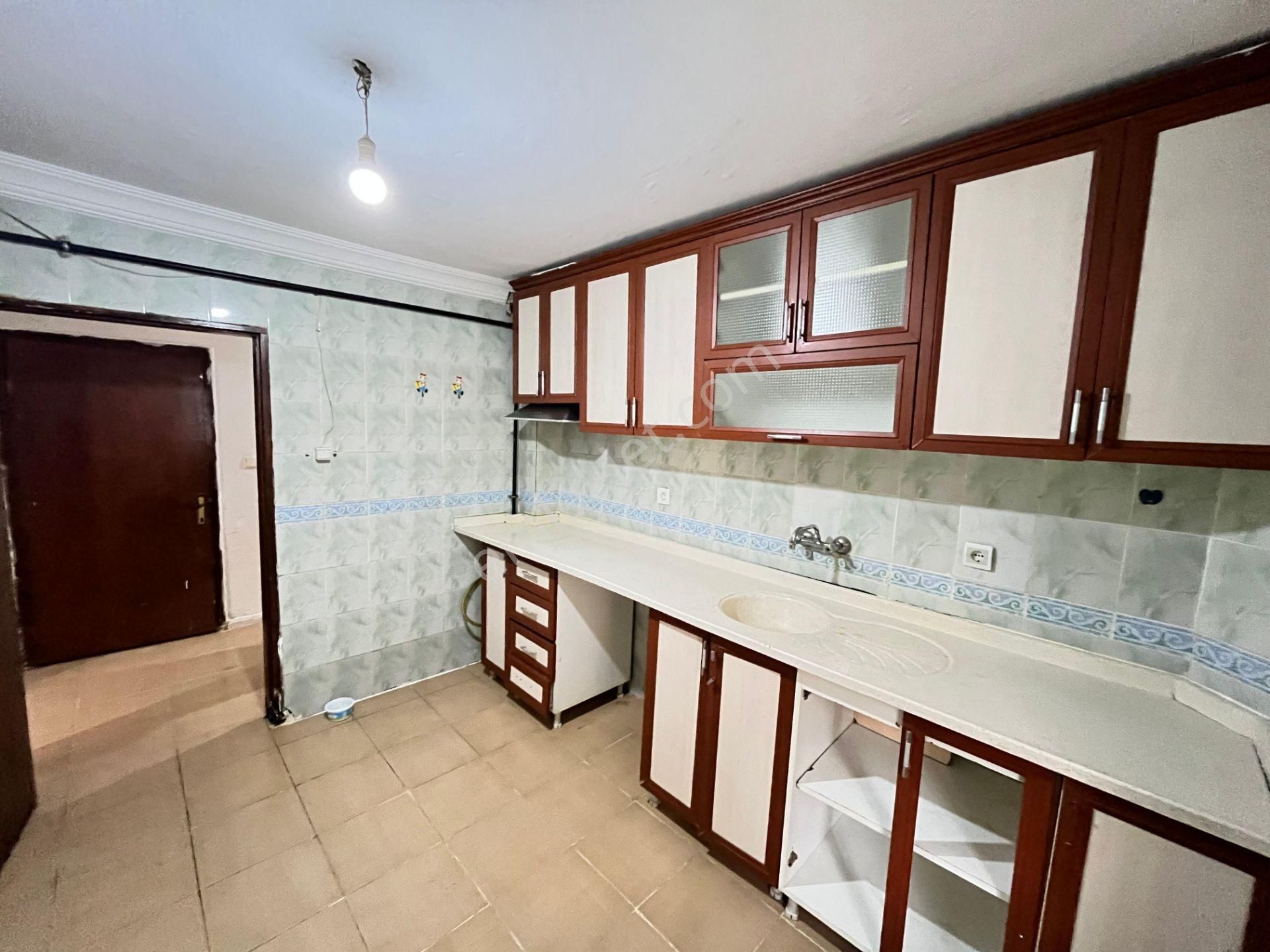 Kent'ten Akdere'de Karaşar Caddesi Merkezi Konumda 3+1 Daire *** - Görsel 3