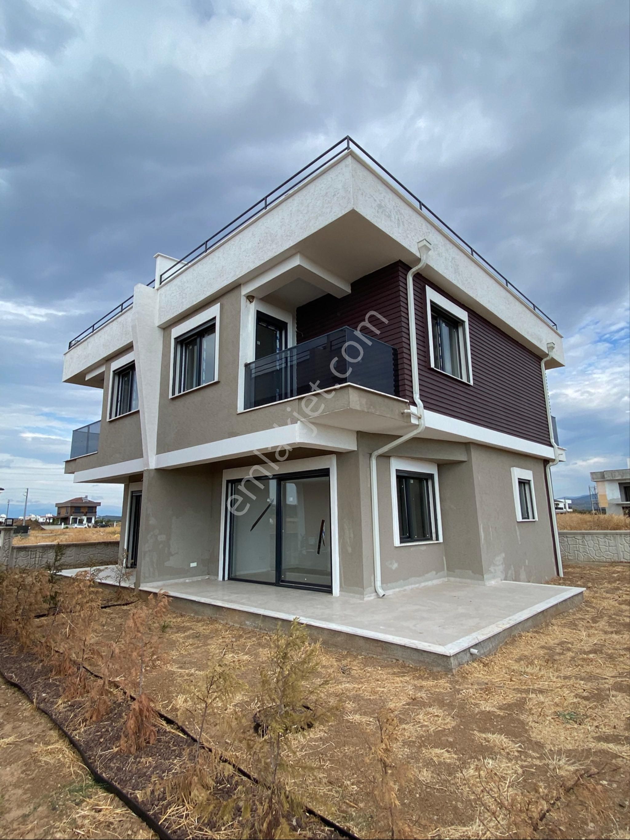 Gömeç Sahilde 3+1 Deniz Manzaralık Sıfır Satılık Lüx Villa