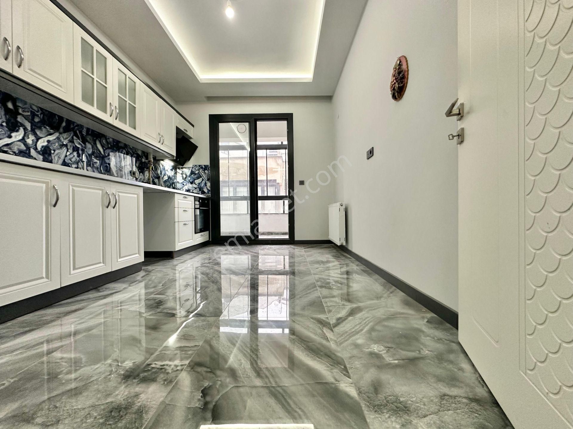 ꧁ay Emlaktan꧂akçay Merkezde Kombili Ön Cephe Ayrı Mutfaklı Satılık 2+1 Lüks Daire - Görsel 5