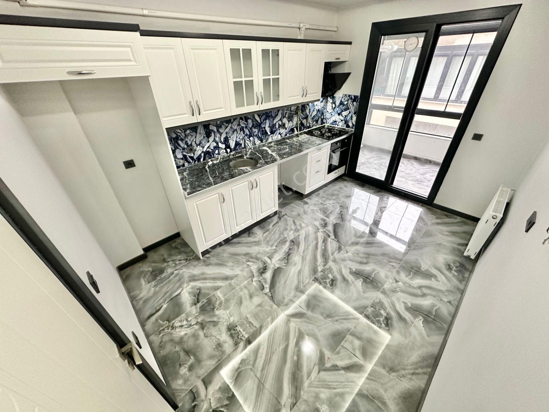 ꧁ay Emlaktan꧂akçay Merkezde Kombili Ön Cephe Ayrı Mutfaklı Satılık 2+1 Lüks Daire - Görsel 4