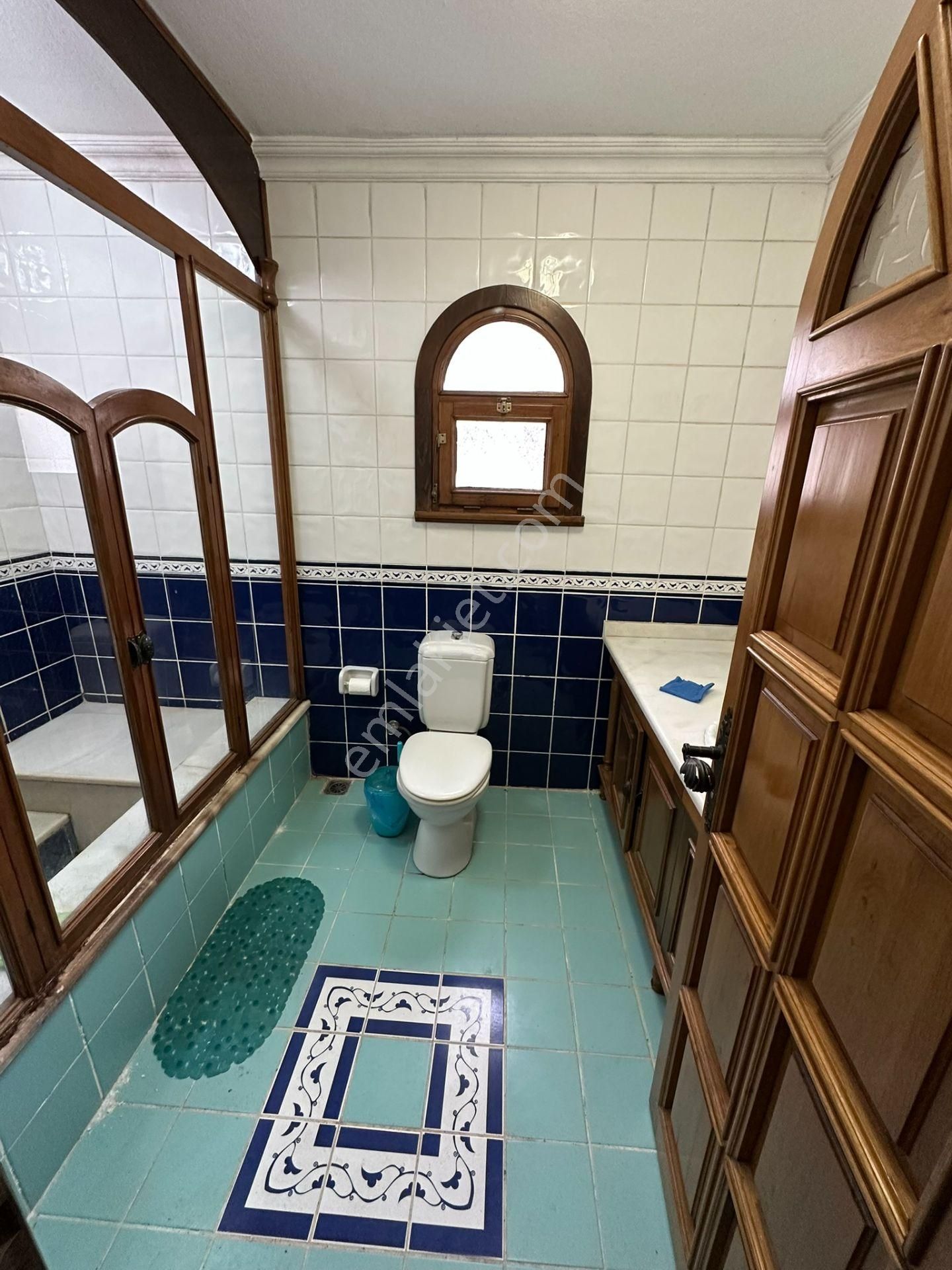Geniş Arsa Üzerinde Şehir Manzaralı Özel Yapım Tarihi Villa... - Görsel 6