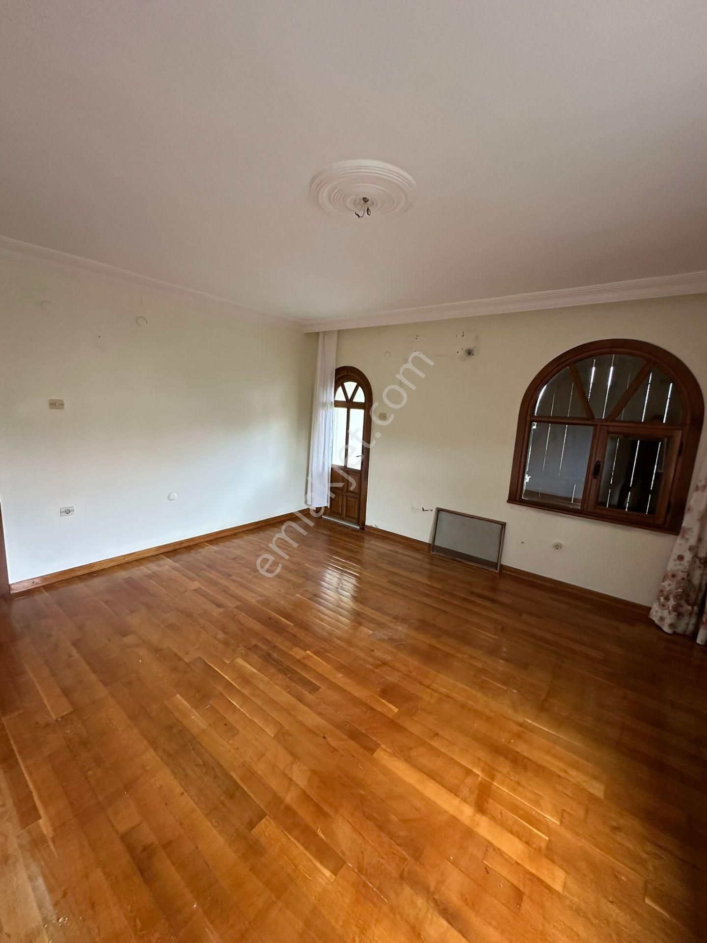 Geniş Arsa Üzerinde Şehir Manzaralı Özel Yapım Tarihi Villa... - Görsel 29