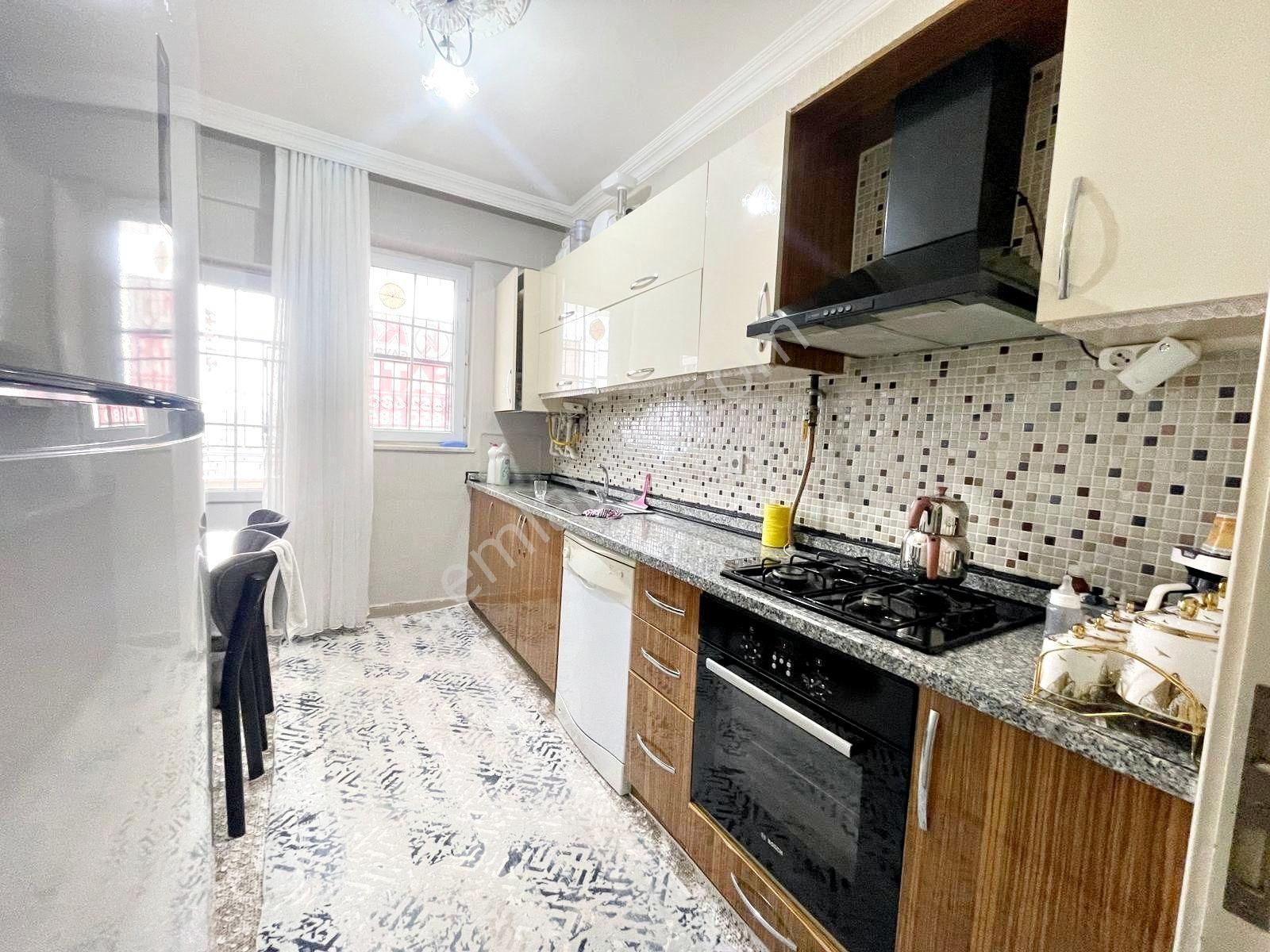 Selimiye'de Siteiçi Bakımlı Merkezi Konumda 2+1 Daire - Görsel 4