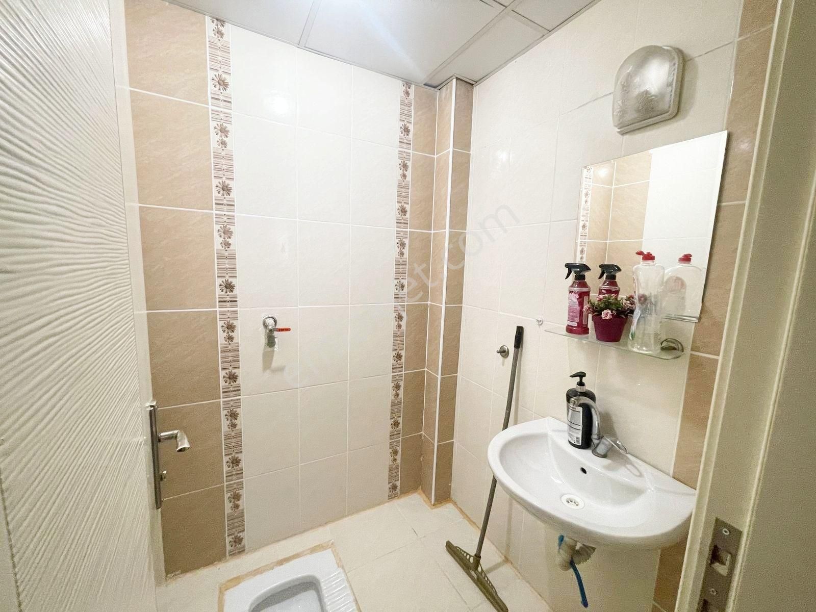 Selimiye'de Siteiçi Bakımlı Merkezi Konumda 2+1 Daire - Görsel 14