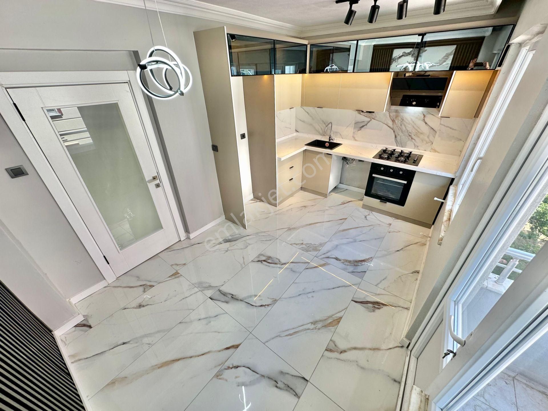 ꧁ay Emlaktan꧂akçay'da Denize Yakın Tasarım Harikası Arakat Ön Cephe Çift Wc Satılık 2+1 Lüx Daire - Görsel 3