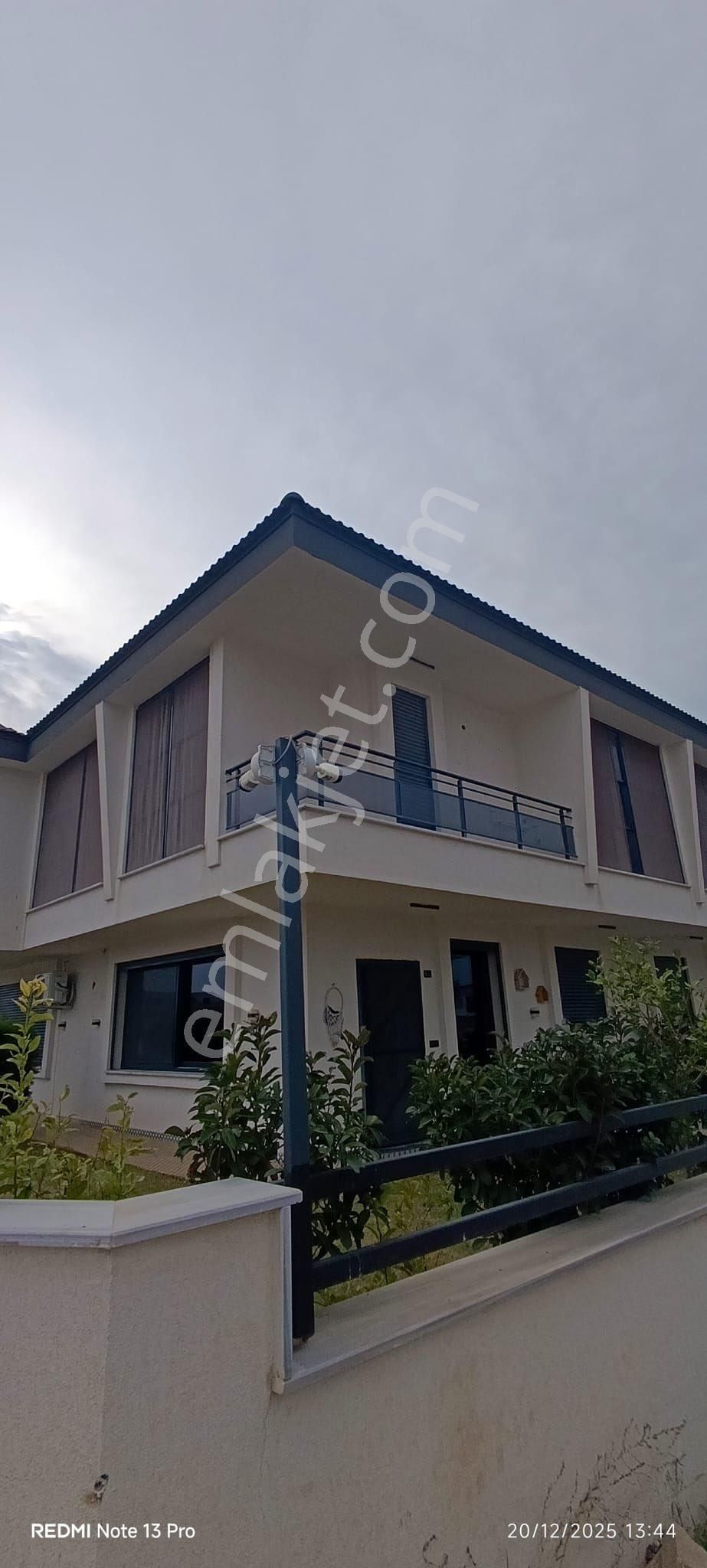 Efeler’de Köşe Konum 3+1 Havuzlu Site İçerisinde Villa - Görsel 33