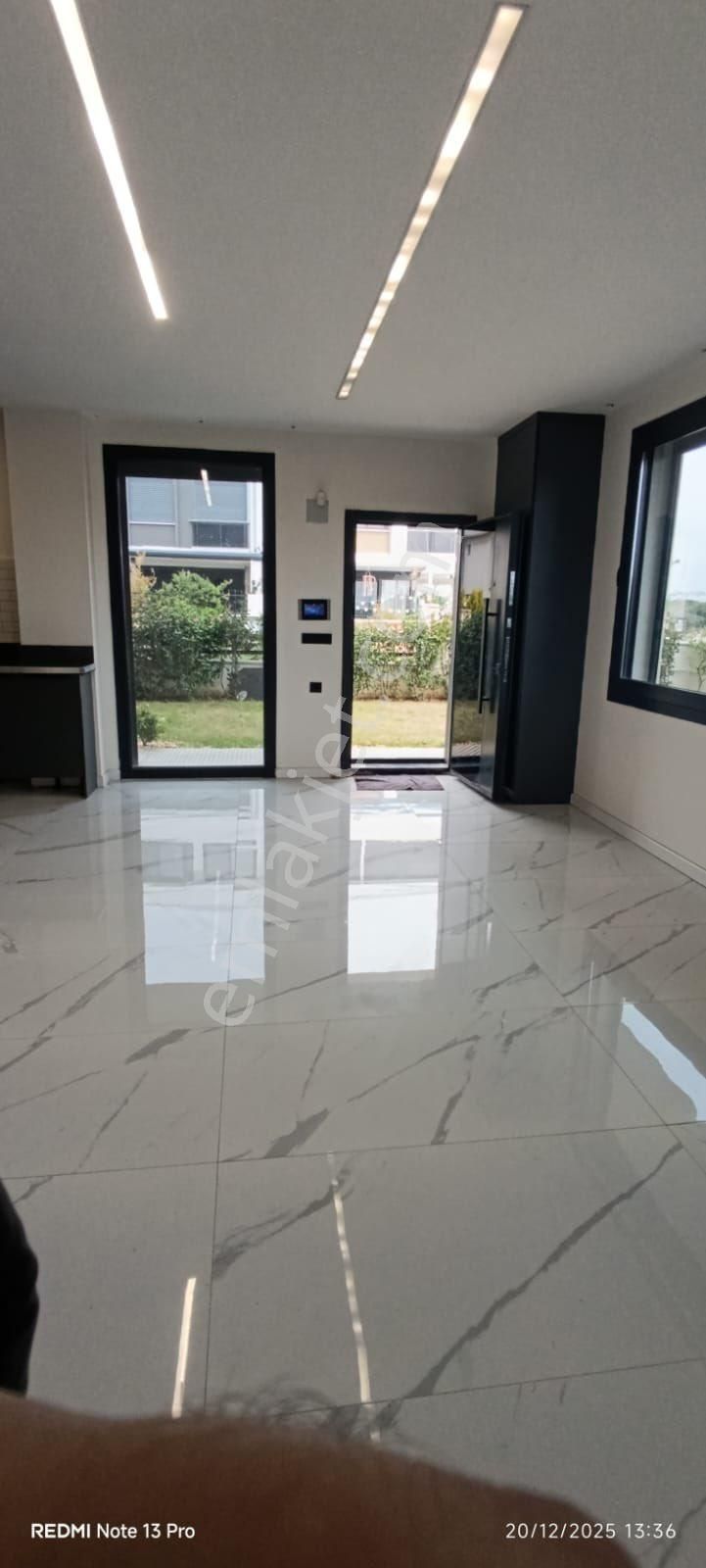 Efeler’de Köşe Konum 3+1 Havuzlu Site İçerisinde Villa - Görsel 19