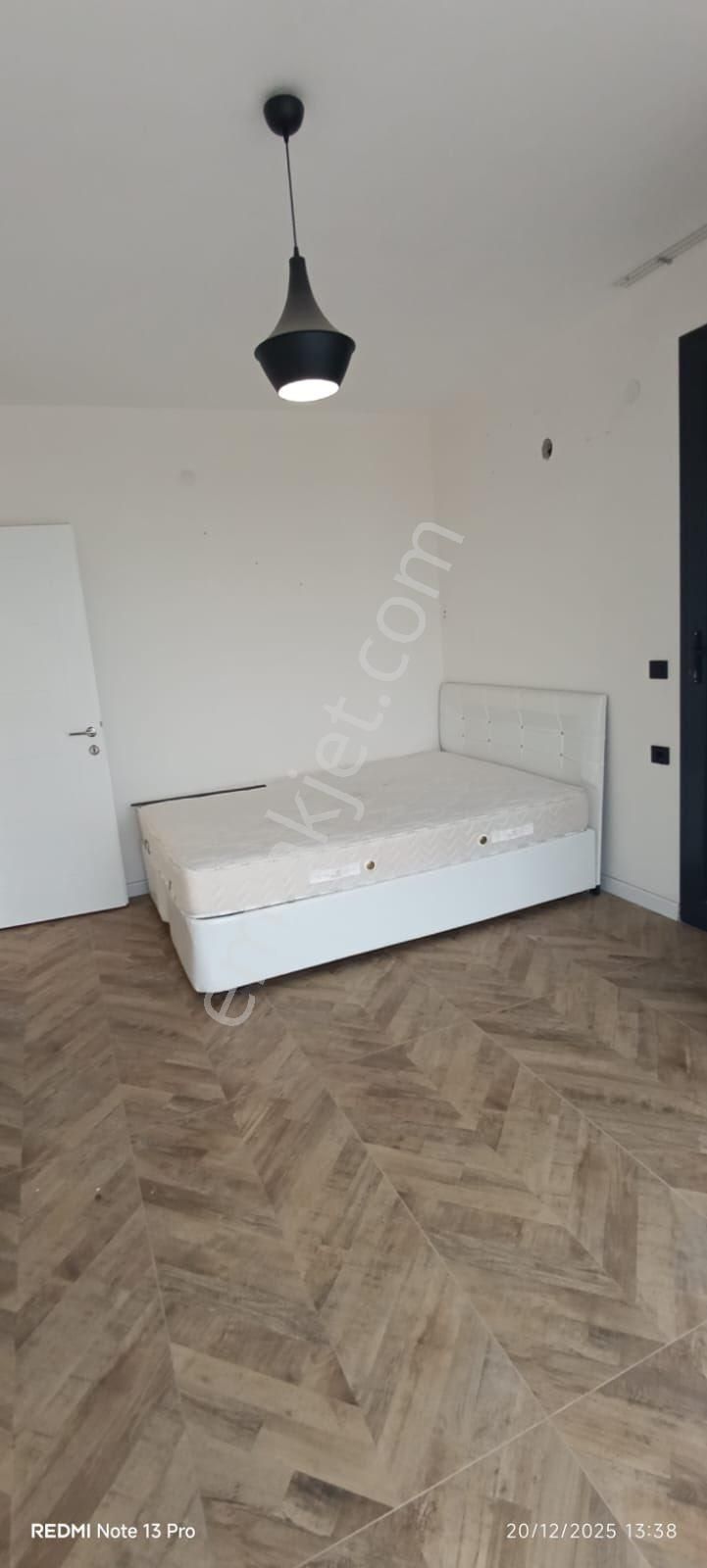 Efeler’de Köşe Konum 3+1 Havuzlu Site İçerisinde Villa - Görsel 32