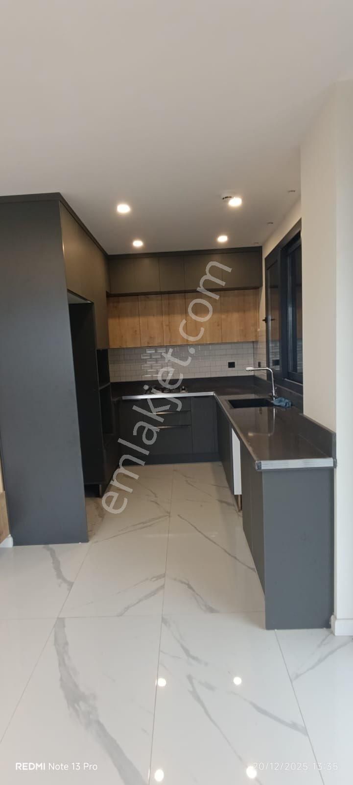 Efeler’de Köşe Konum 3+1 Havuzlu Site İçerisinde Villa - Görsel 15