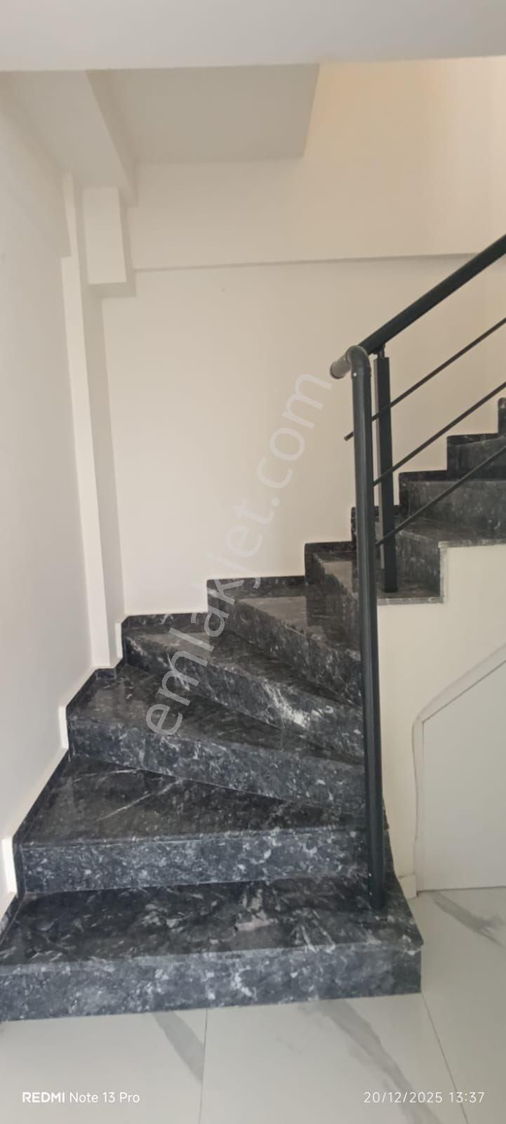 Efeler’de Köşe Konum 3+1 Havuzlu Site İçerisinde Villa - Görsel 24