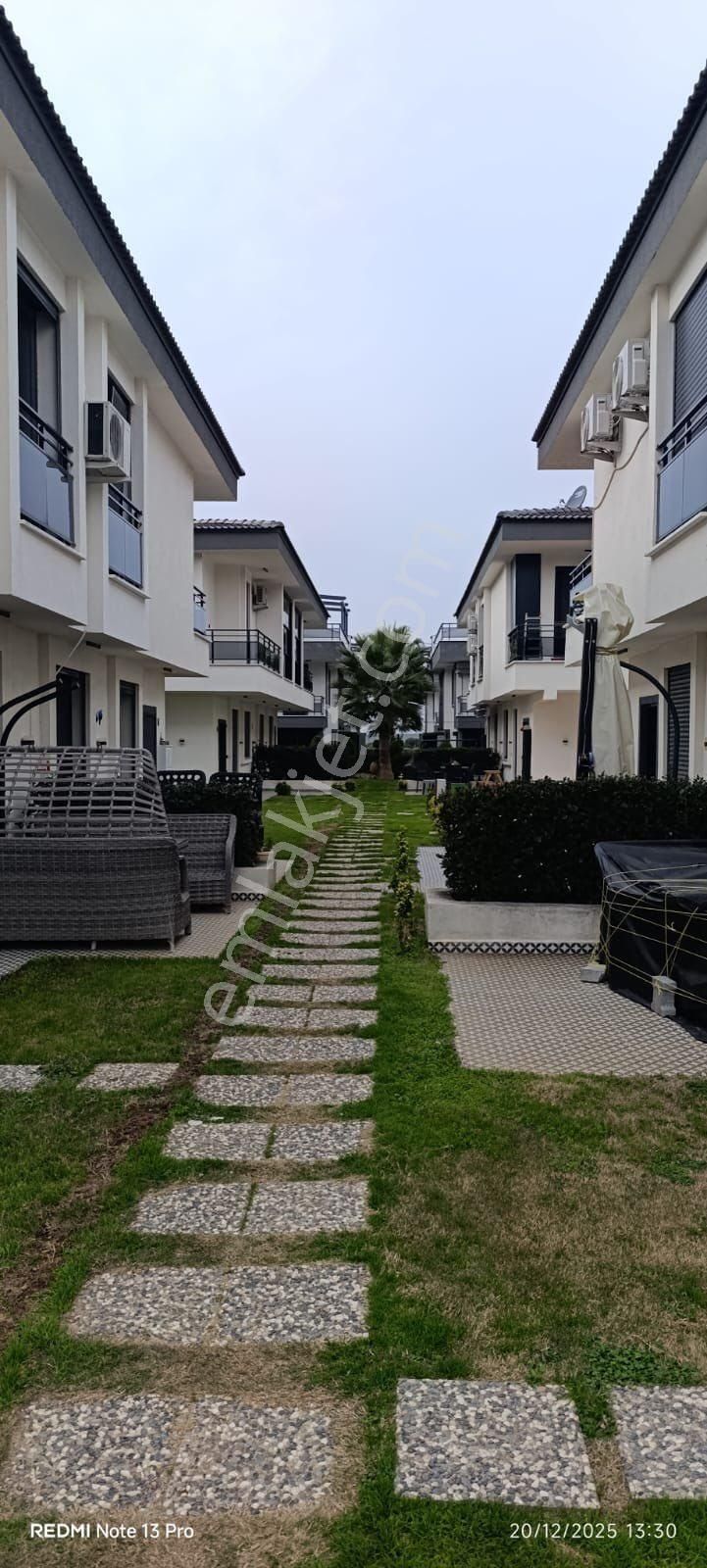 Efeler’de Köşe Konum 3+1 Havuzlu Site İçerisinde Villa