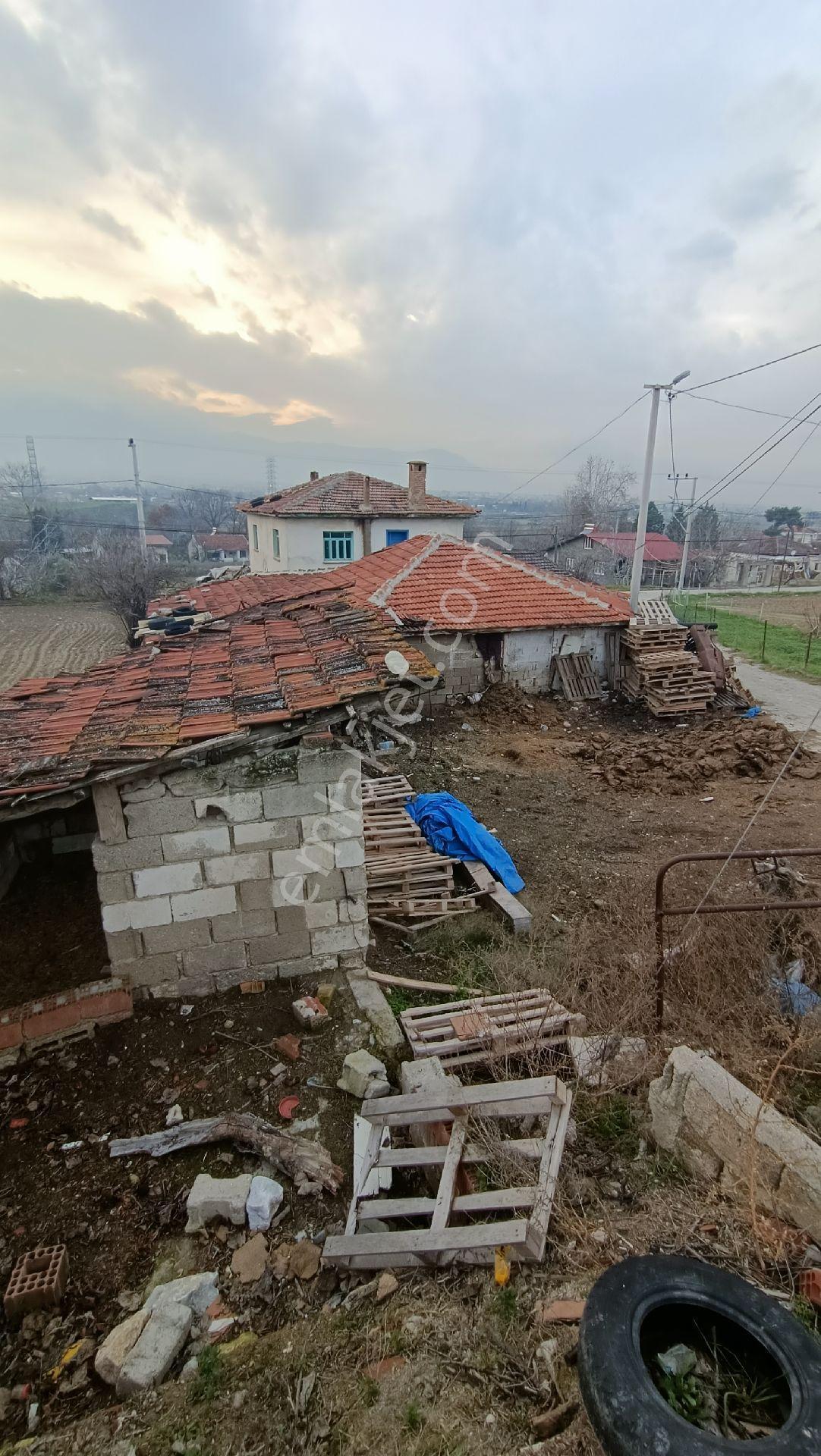 Tercih'ten Karakurt'ta Yol Cepheli Satılık Parsel Ve Binası - Görsel 4