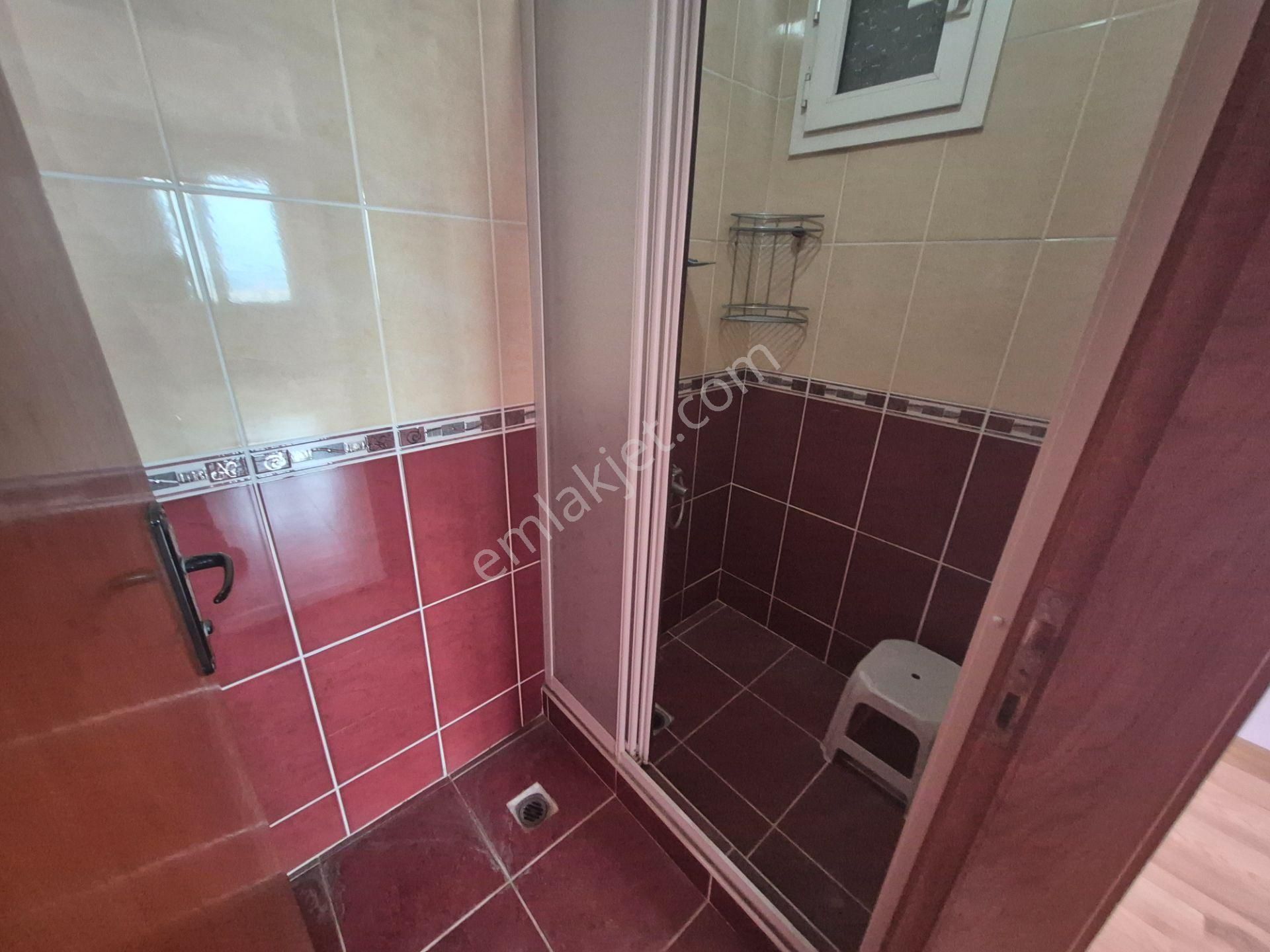 Yenimahalle'de 6+1, 250m² Çatı Dubleksi, Jakuzili, Teraslı - Görsel 18