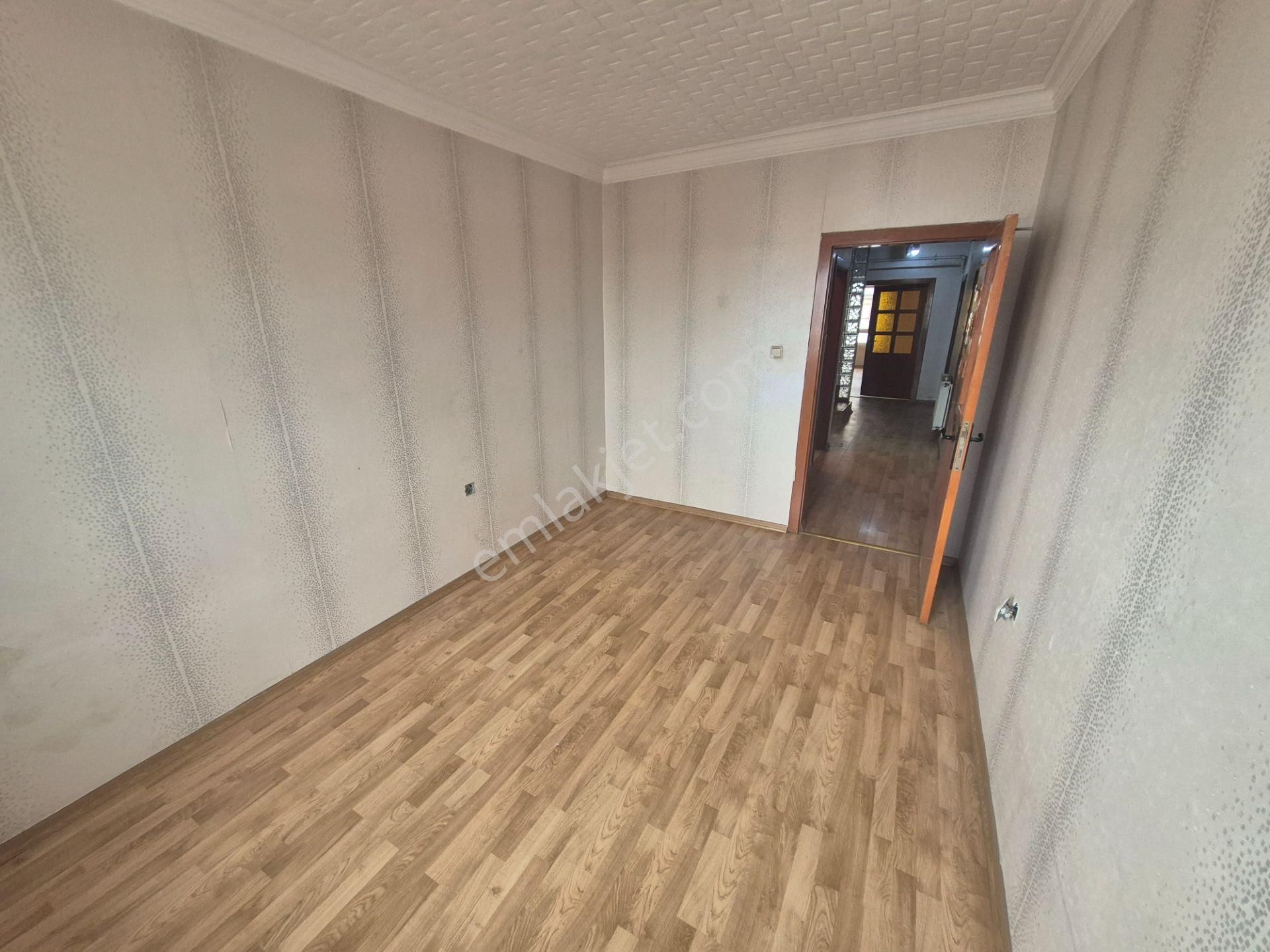 Yenimahalle'de 6+1, 250m² Çatı Dubleksi, Jakuzili, Teraslı - Görsel 21