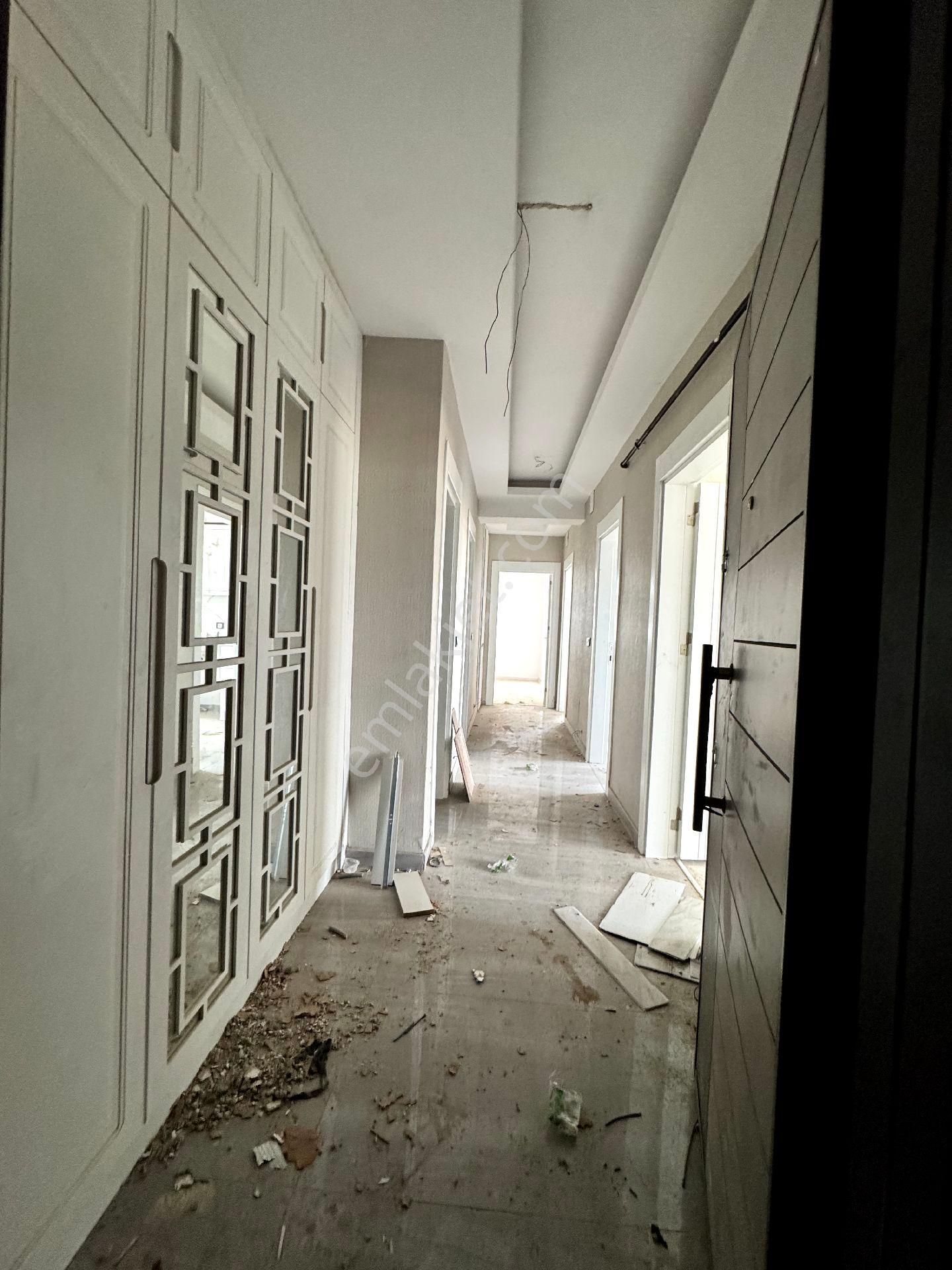 Malazgirt Mah Satılık 2+1göbek Kat Kat Bahçeli Daire