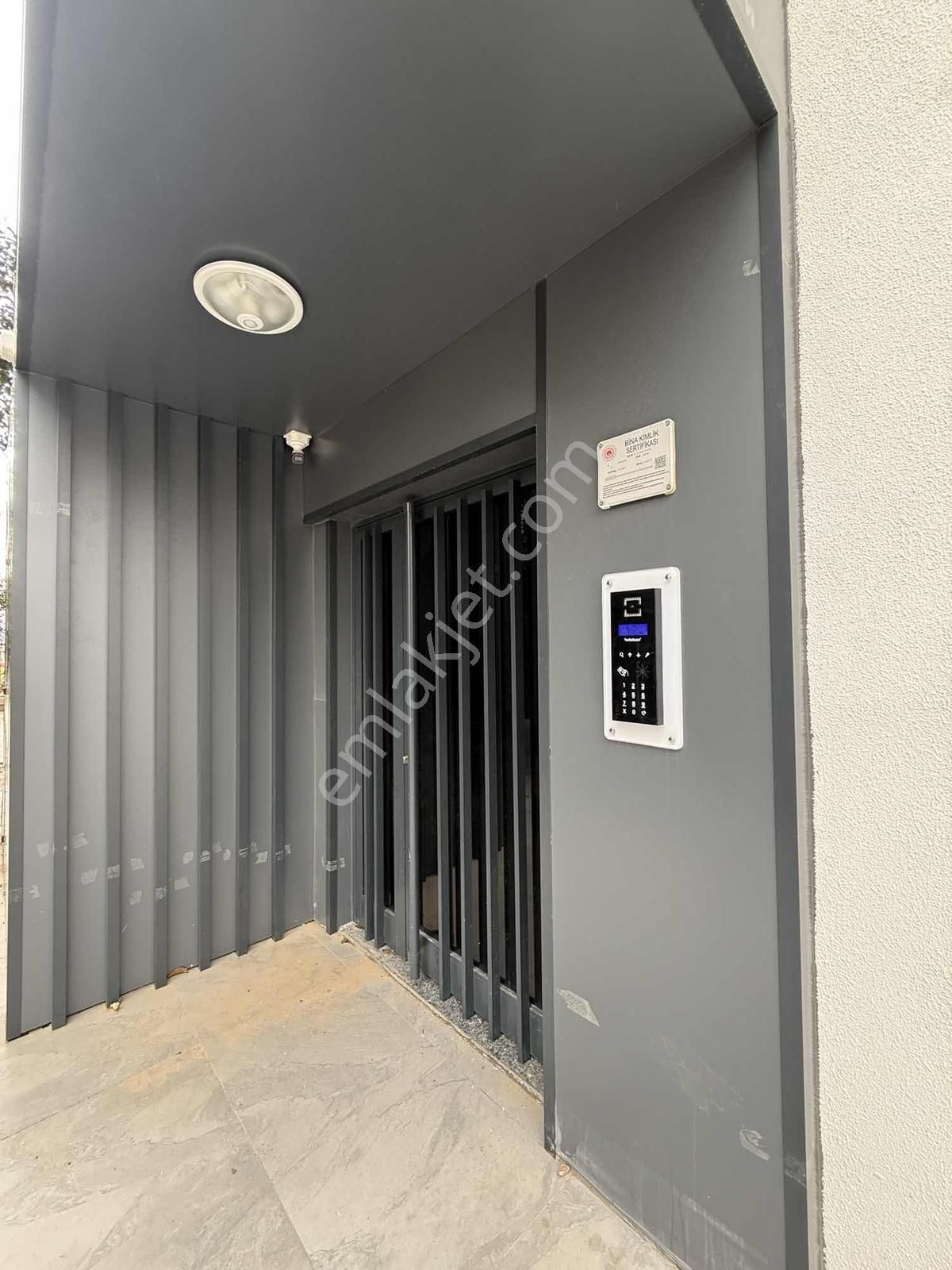 Şafak Mahallesinde 1+1 Sıfır Bina Asansörlü Sıfır Eşyalı - Görsel 20