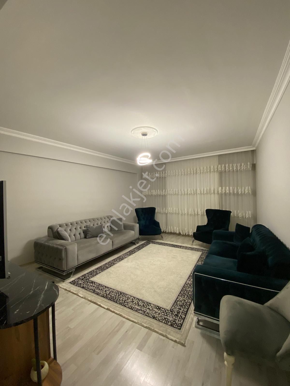 Aydınlık Emlaktan Çarşı Merkezinde Geniş 2+1 Satılık Daire