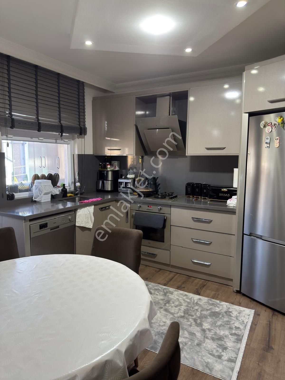 Aydınlık Emlaktan İnegöl Kemalpaşa Mahallesinde Satılık 5+1 Dübleks Daire